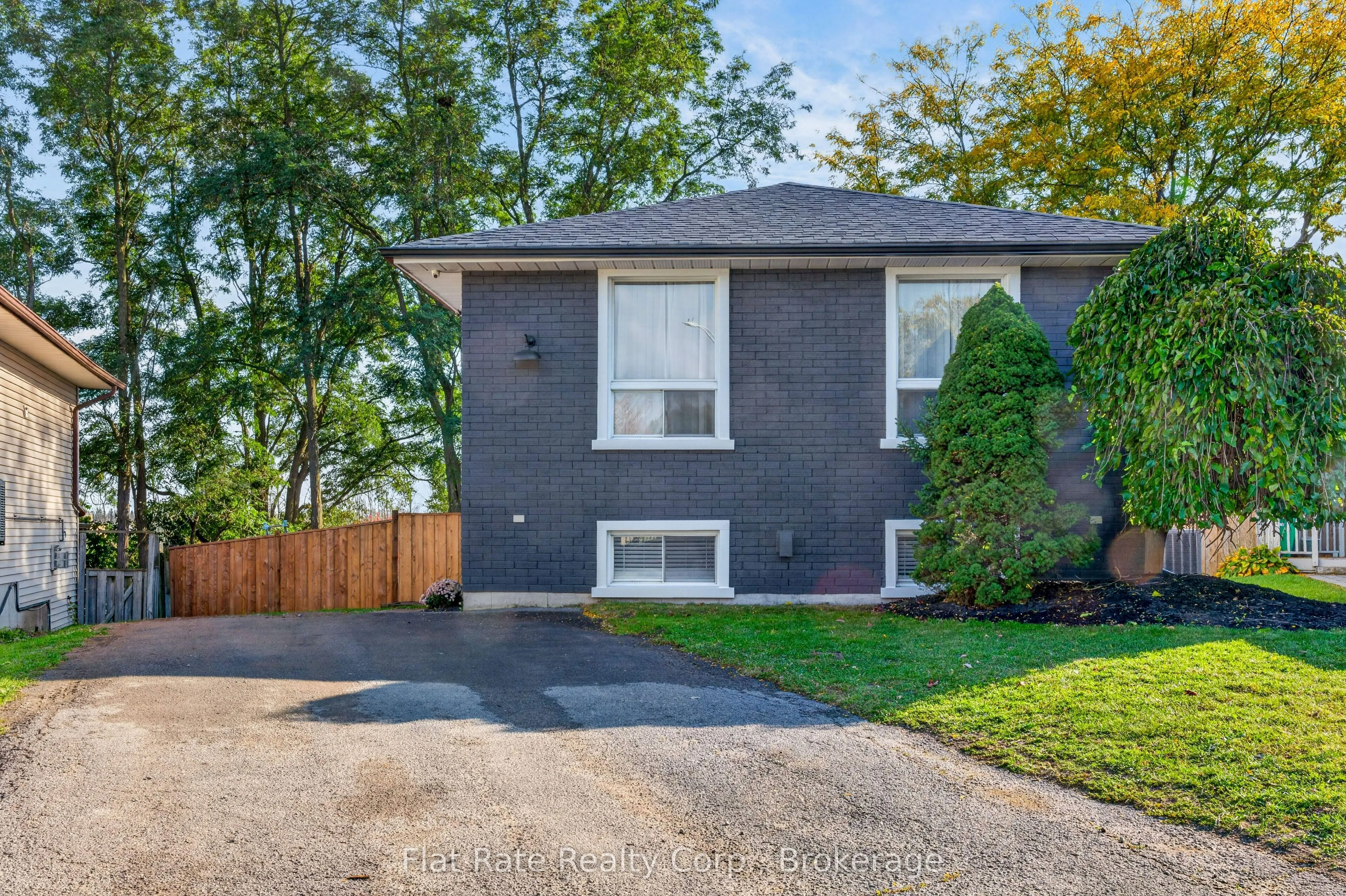 1321 Tudor Crescent