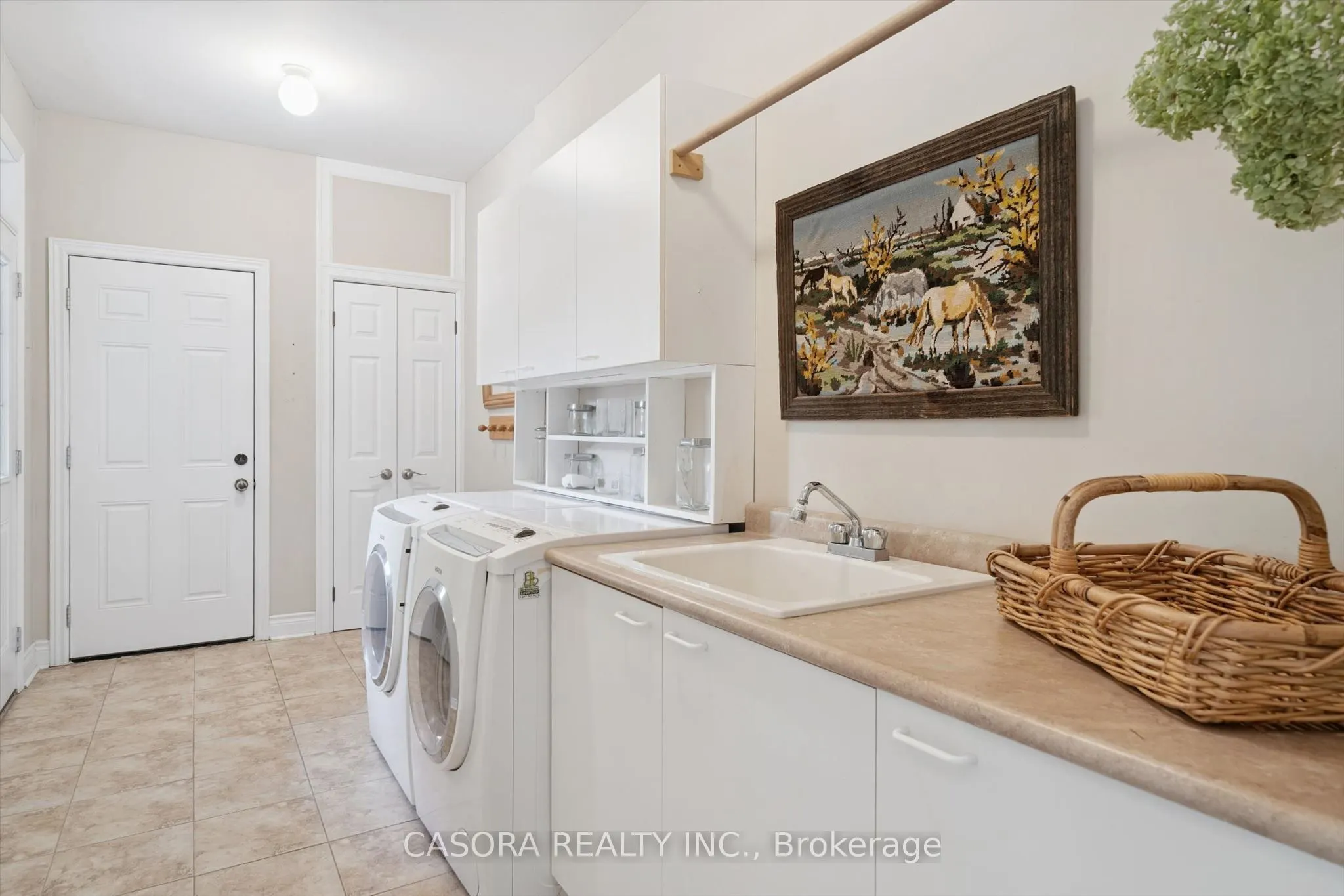 15 Breakwater Court