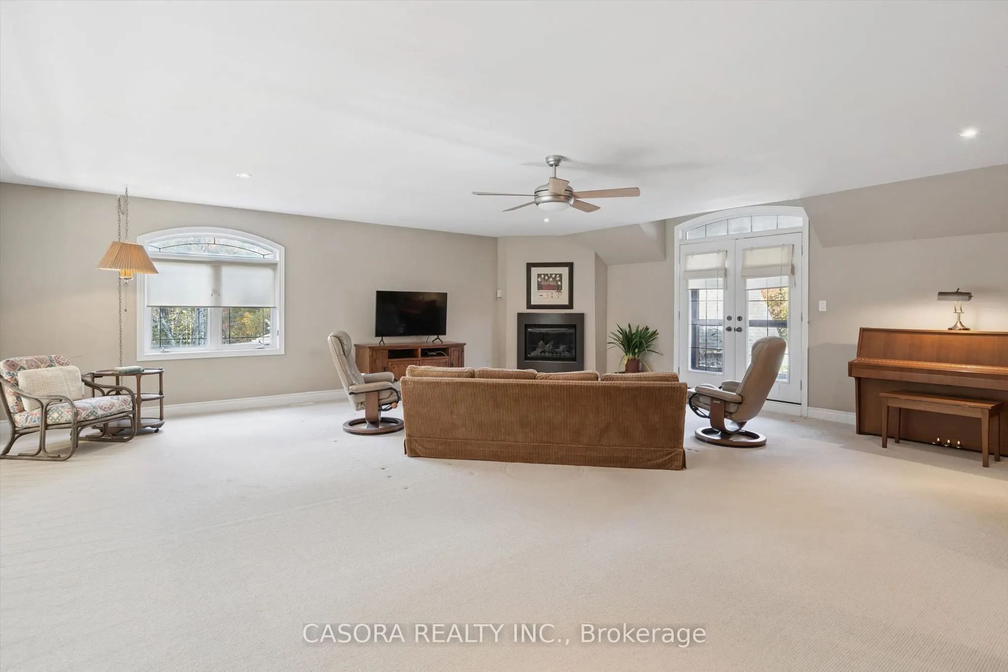 15 Breakwater Court