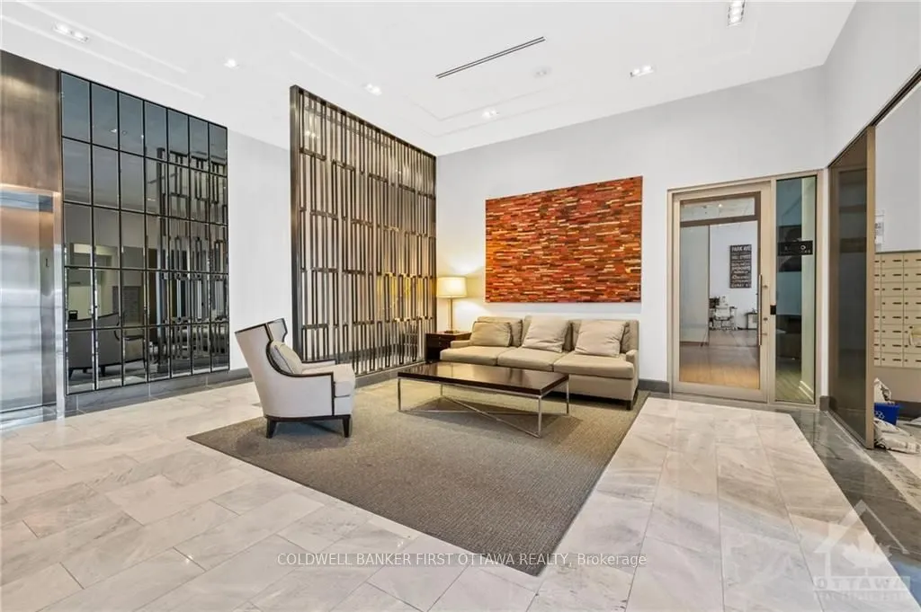 300 LISGAR Street #907