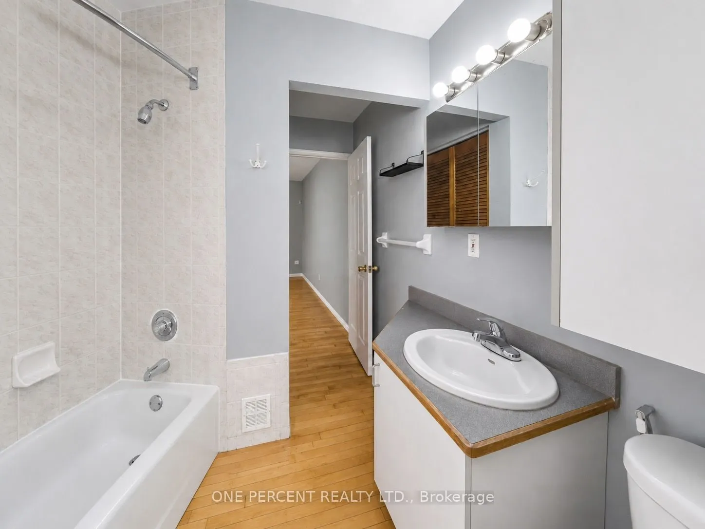 548 Concession Avenue SE #2