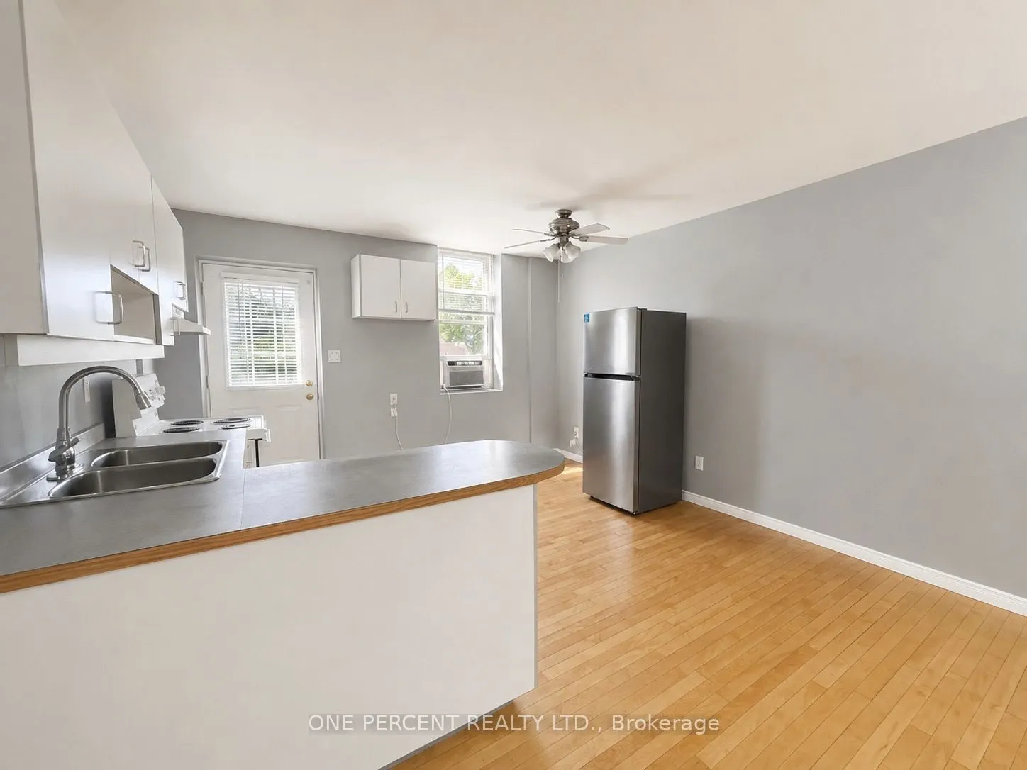 548 Concession Avenue SE #2