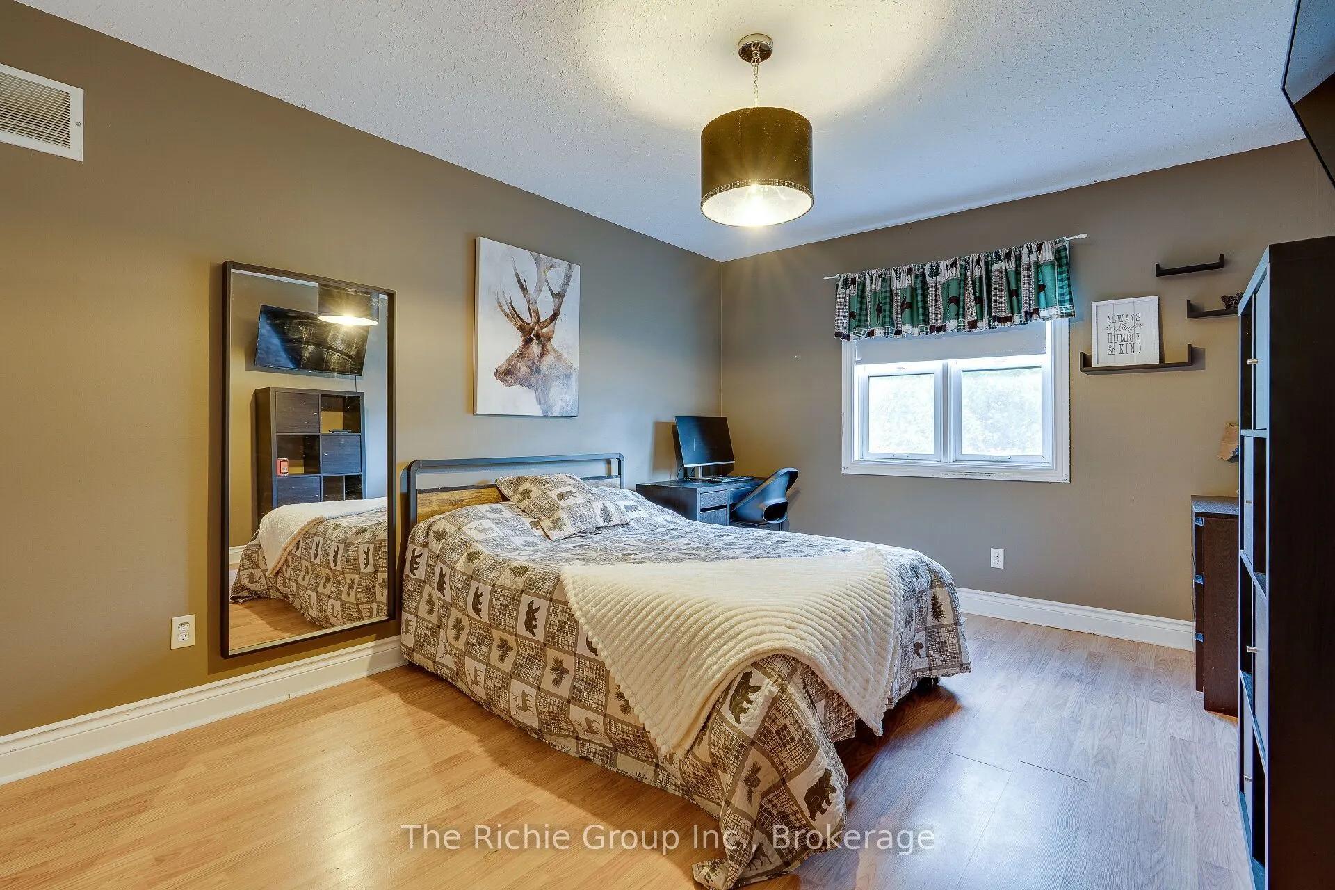 5 Shell Crescent