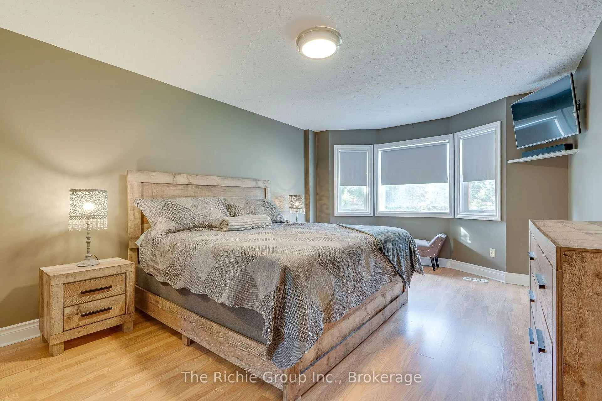 5 Shell Crescent
