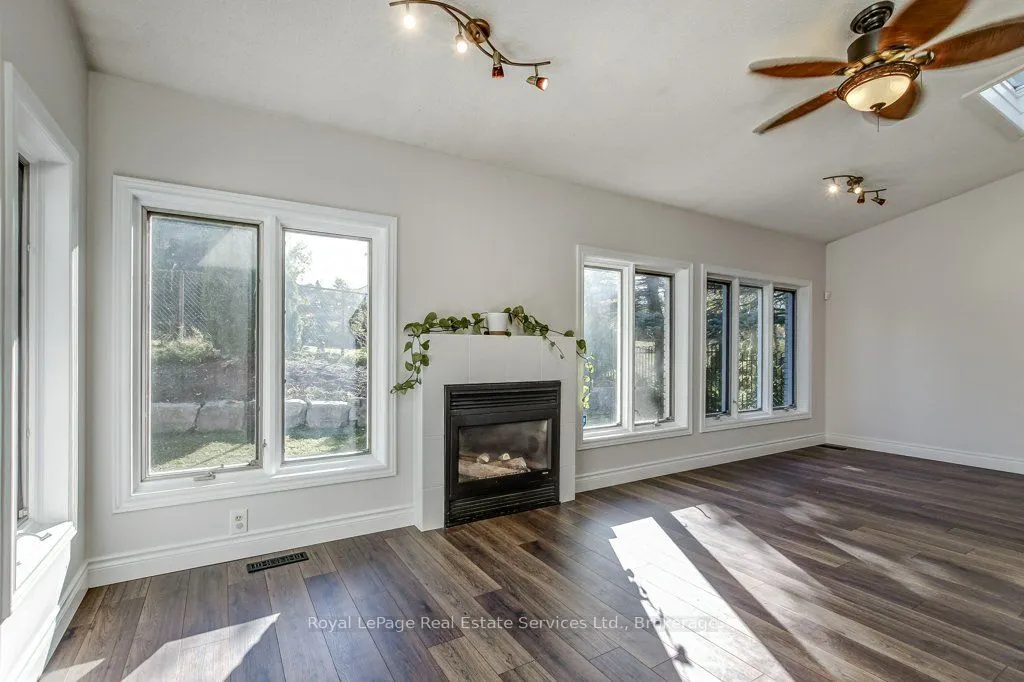 22 Daffodil Crescent