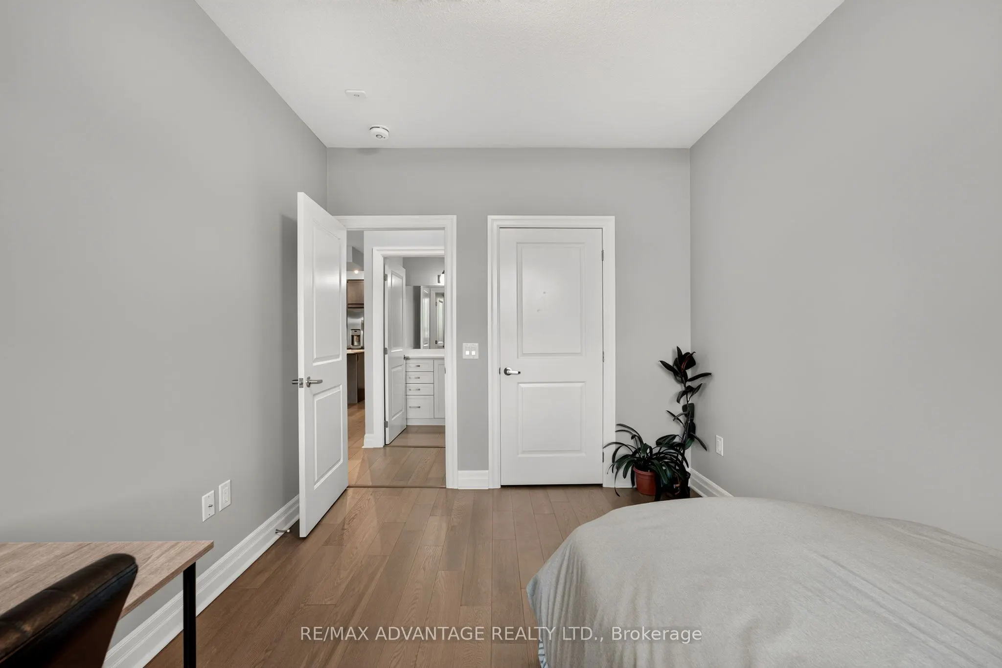 1200 Commissioners Road W #118