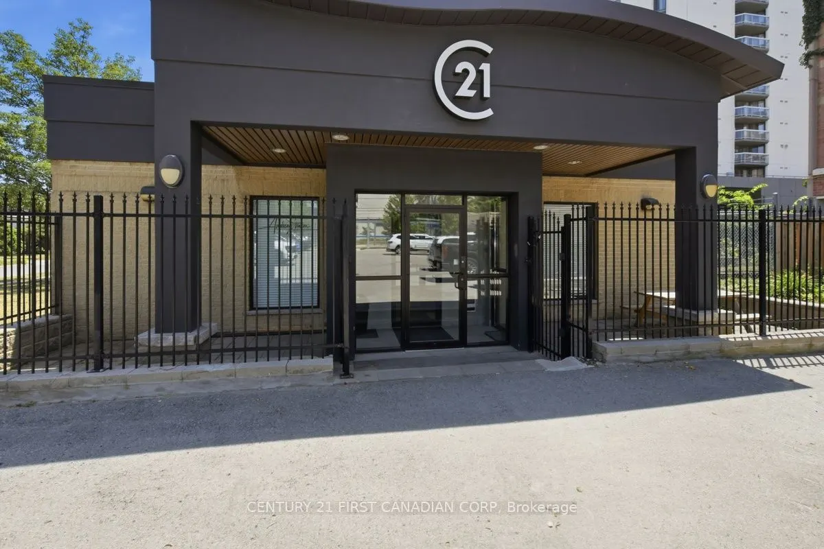 420 York Street