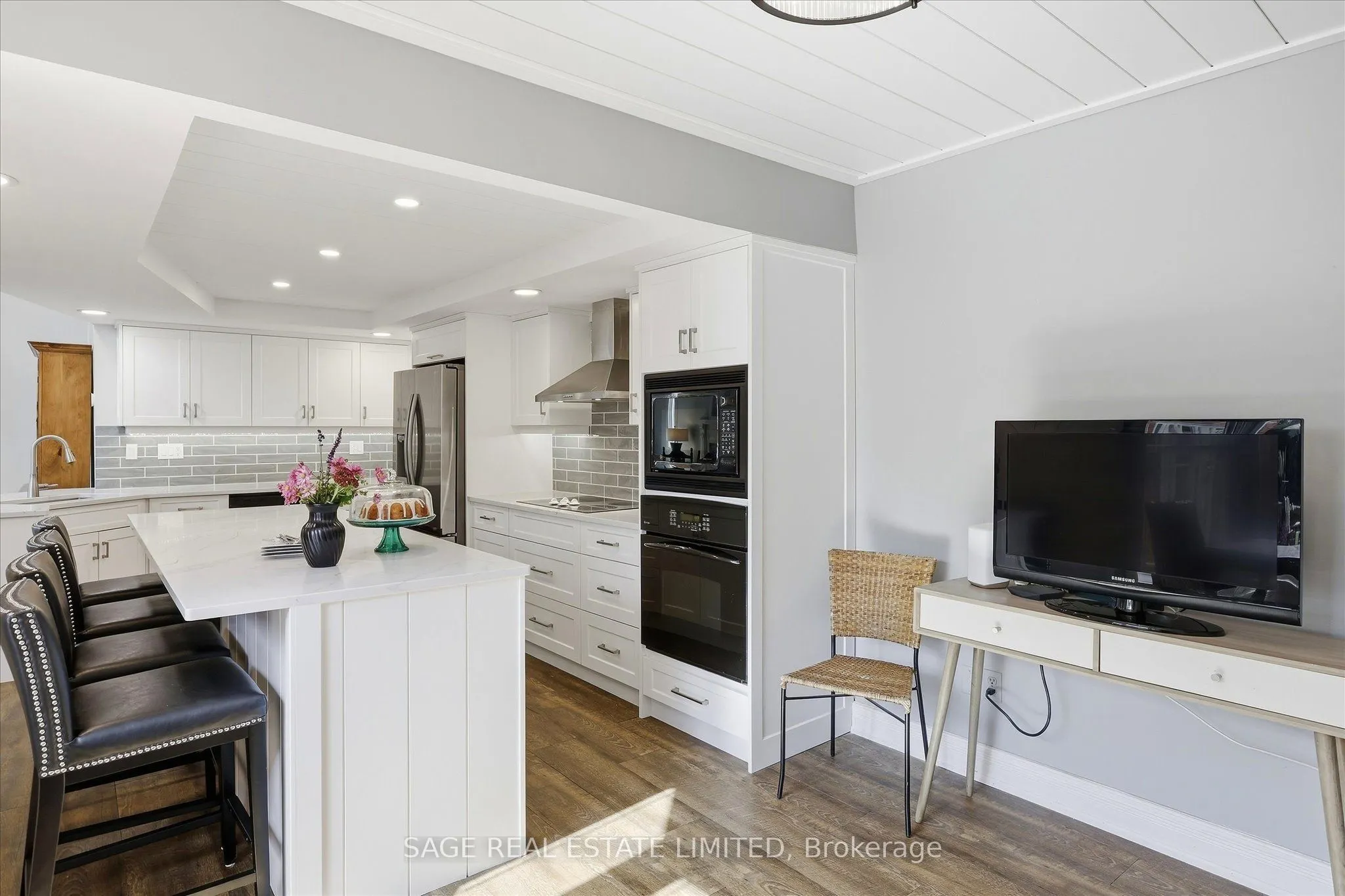 1 Sherwood Street #401