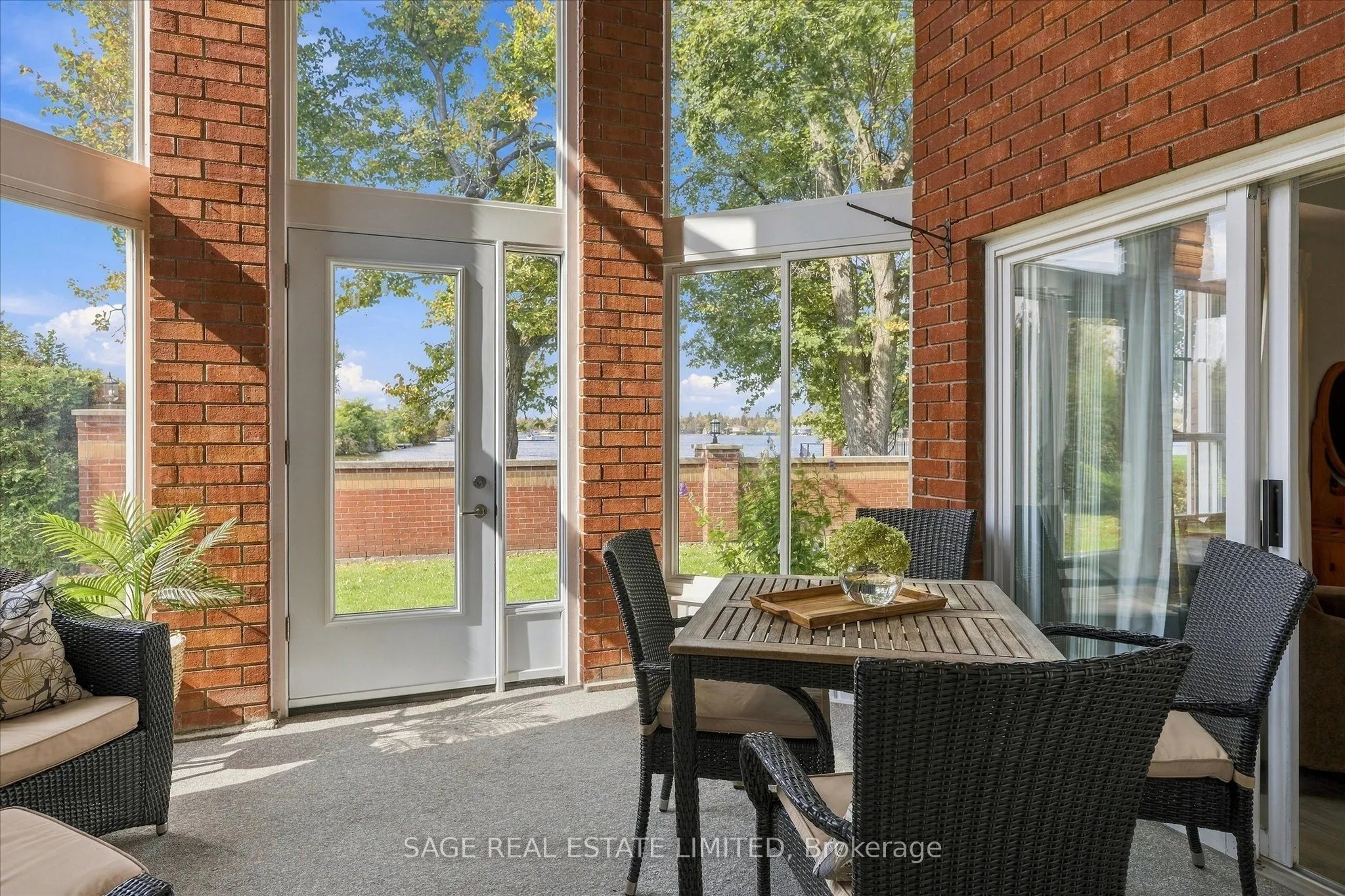 1 Sherwood Street #401