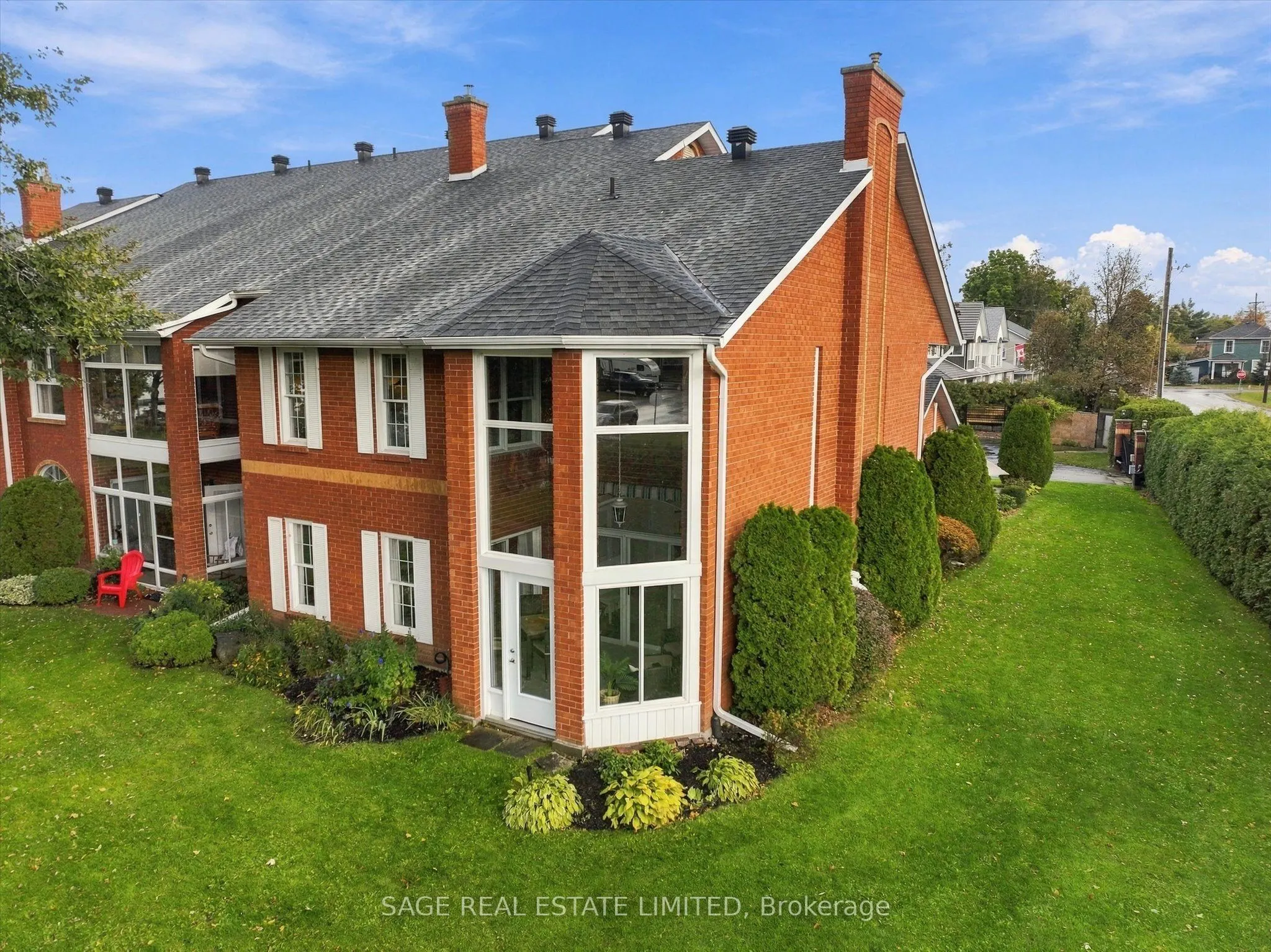 1 Sherwood Street #401