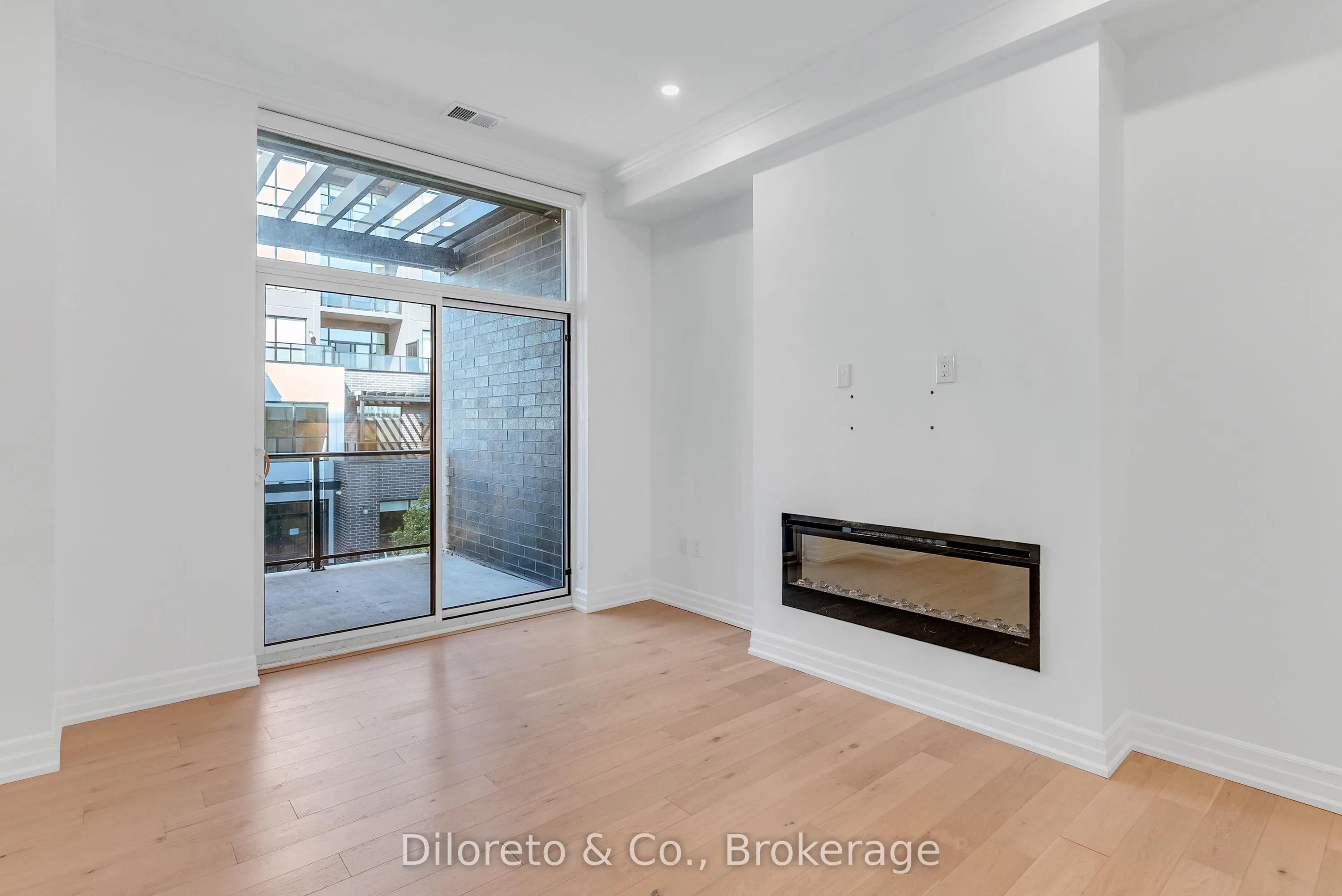 1880 GORDON Street #214