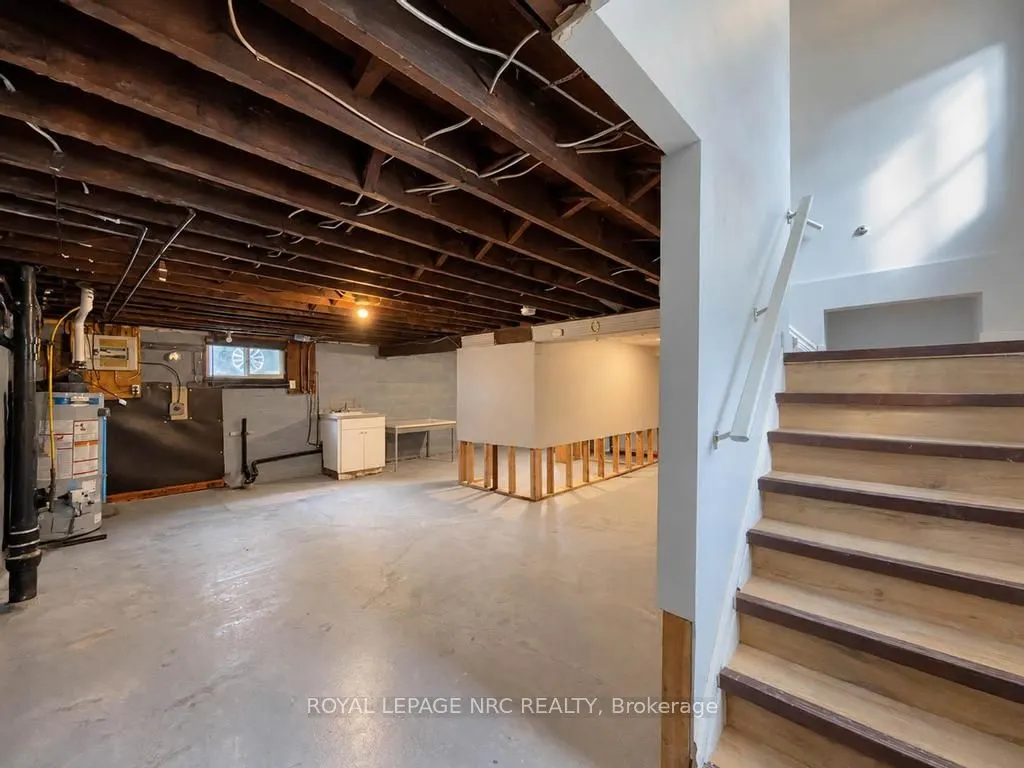369 Lincoln Street
