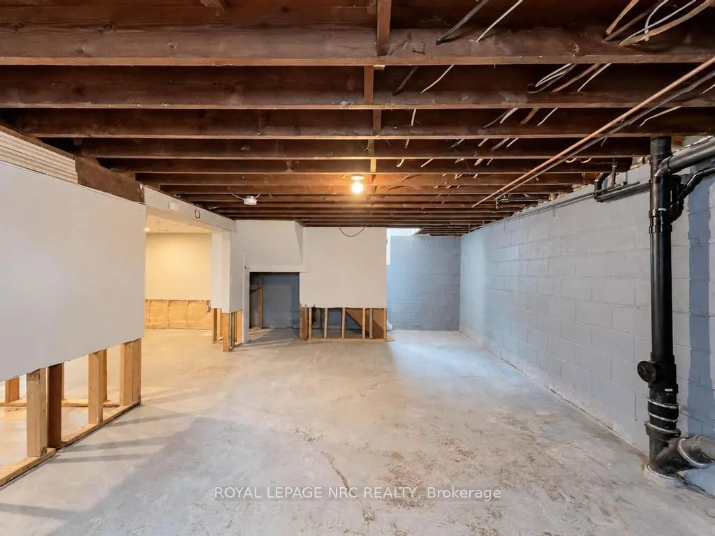 369 Lincoln Street
