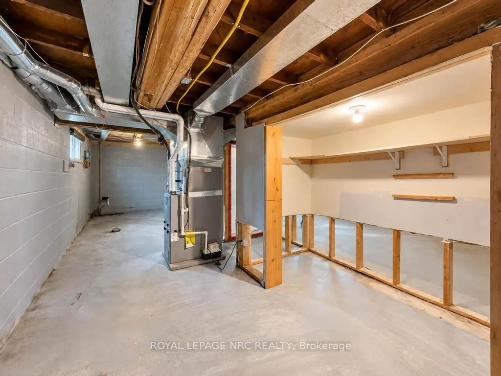 369 Lincoln Street