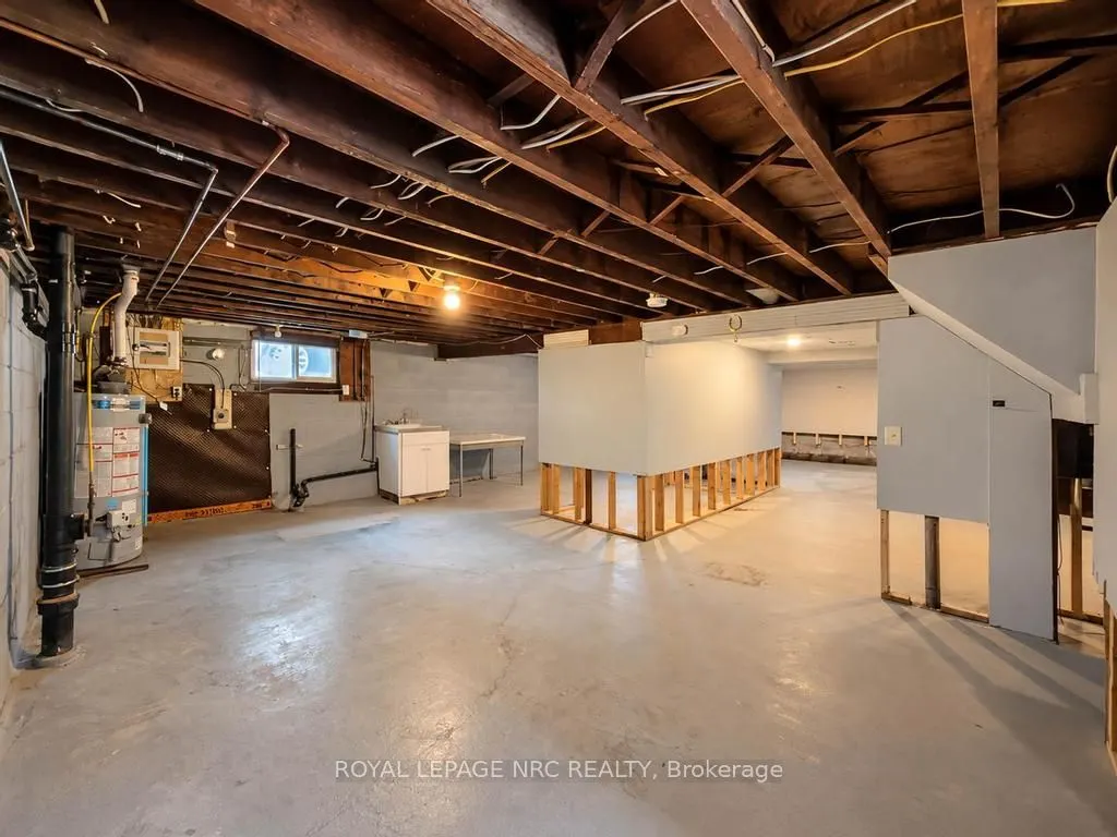 369 Lincoln Street
