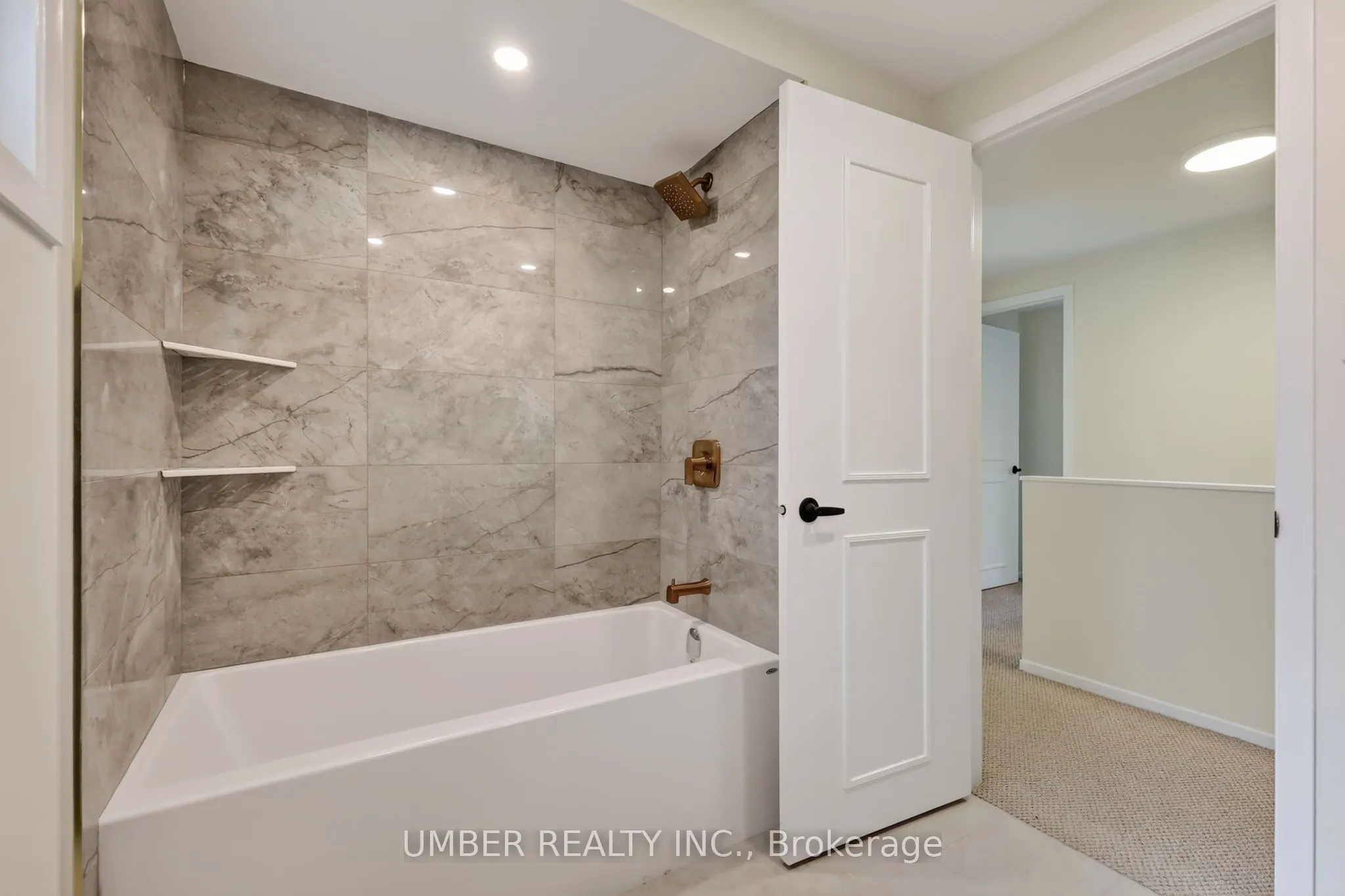 120 Hawk Crescent