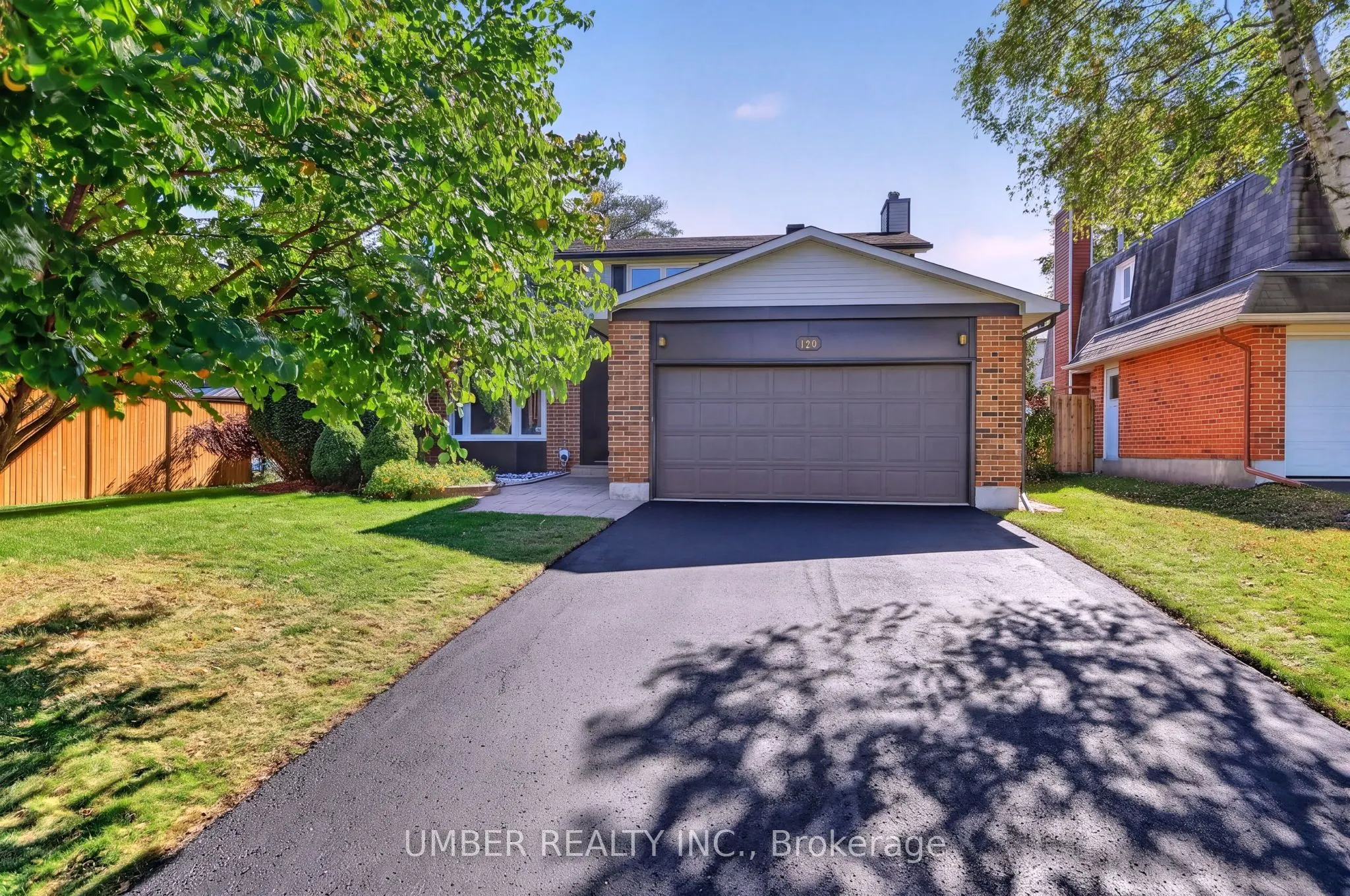 120 Hawk Crescent