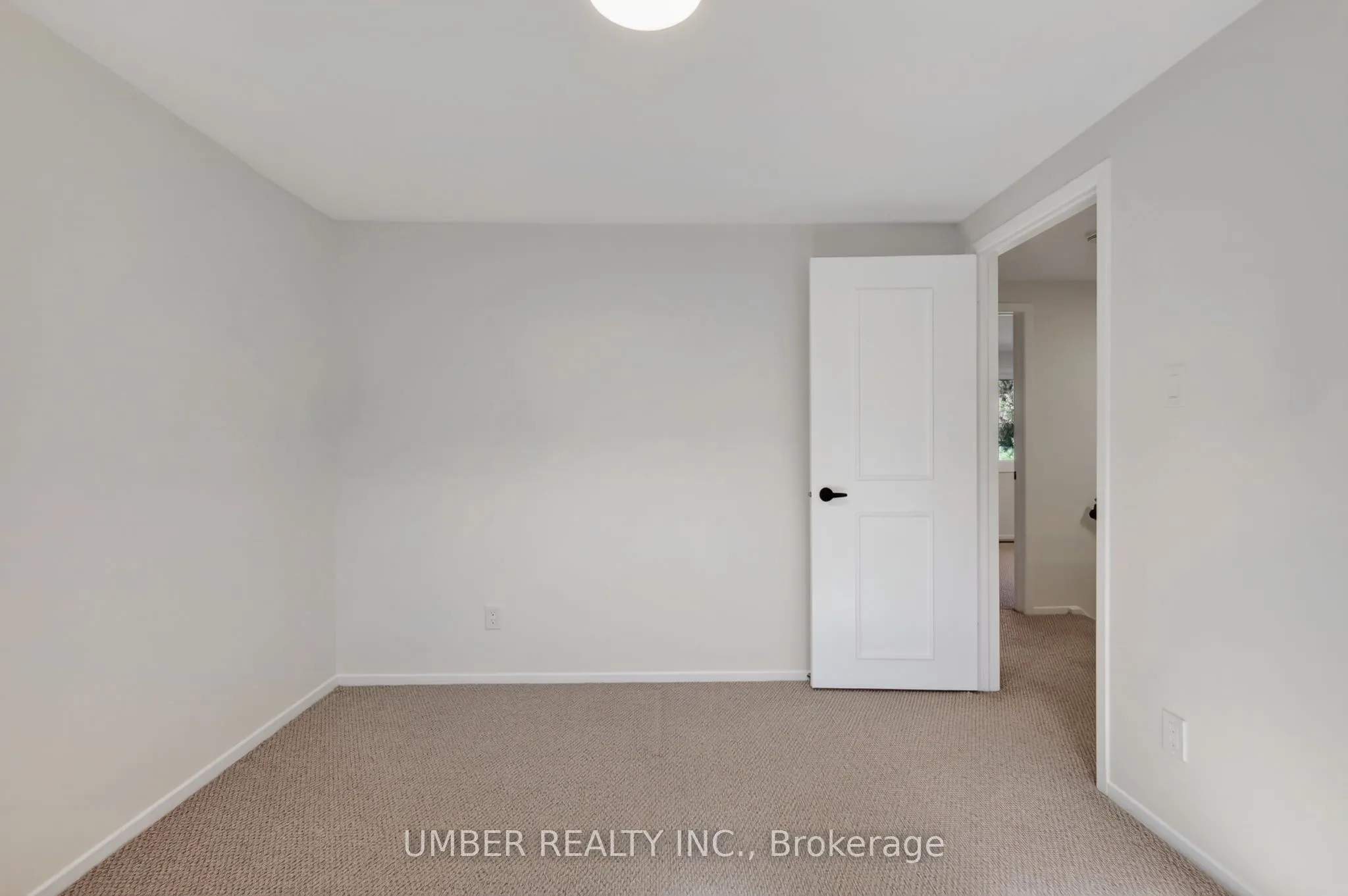 120 Hawk Crescent