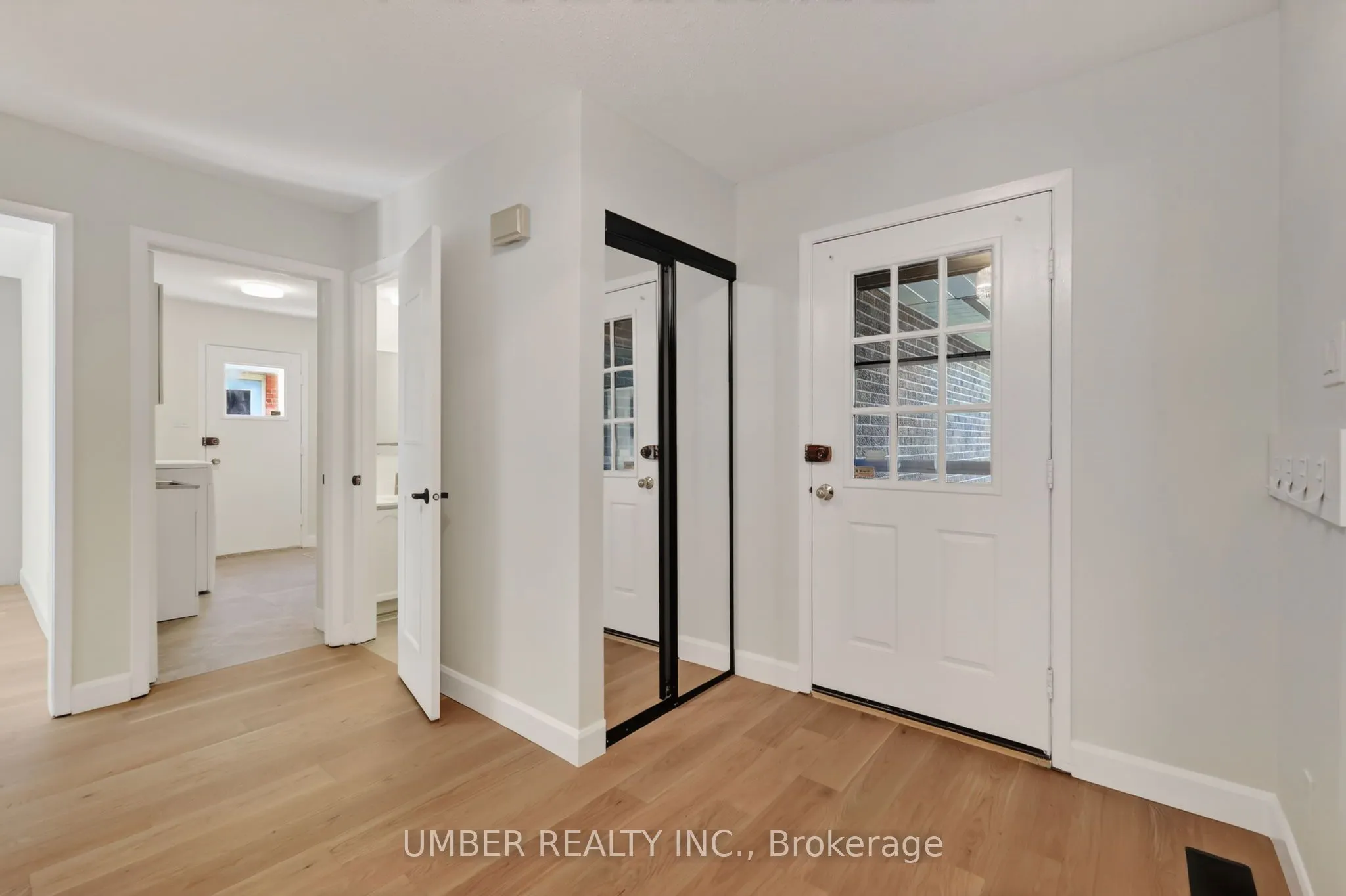 120 Hawk Crescent
