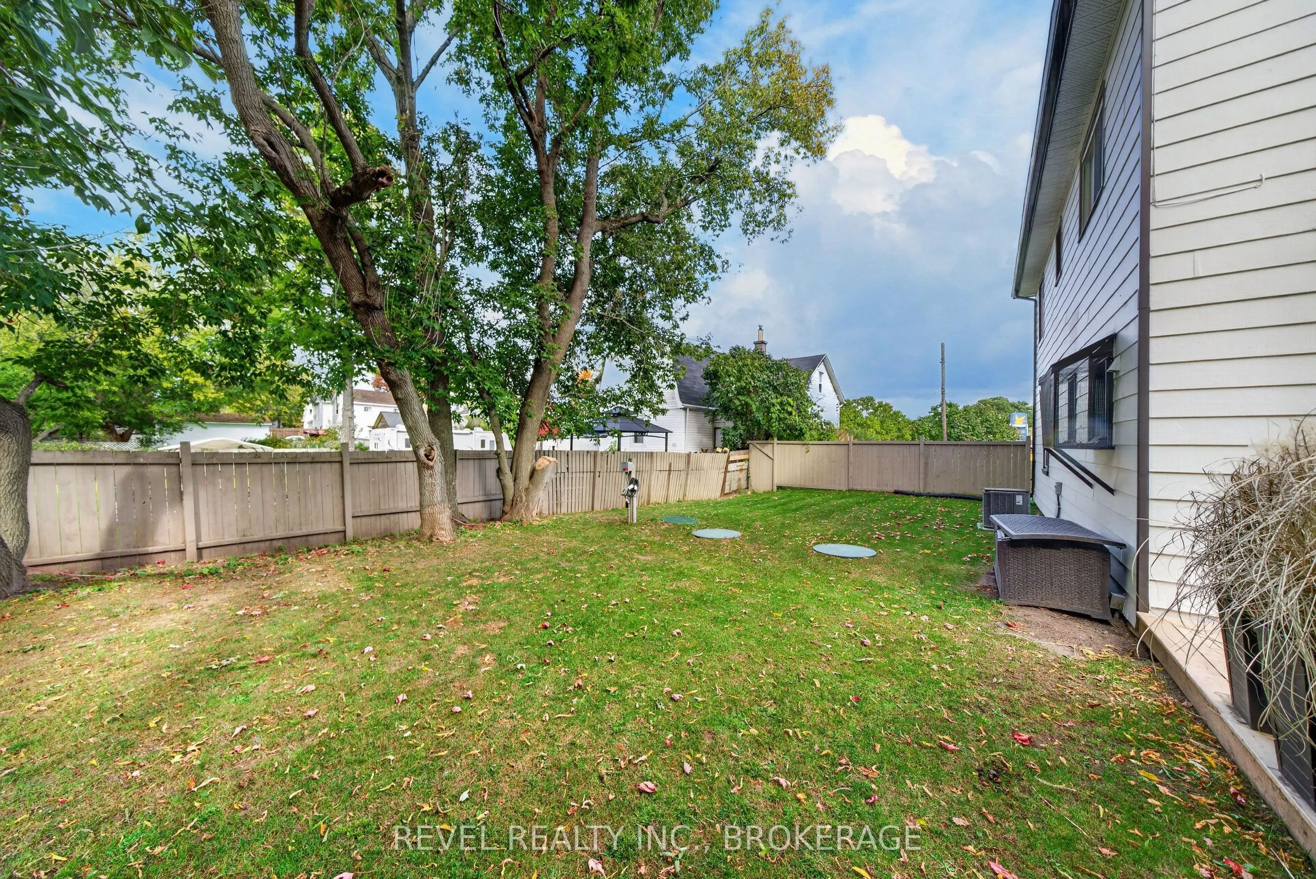 637 Collins Bay Road