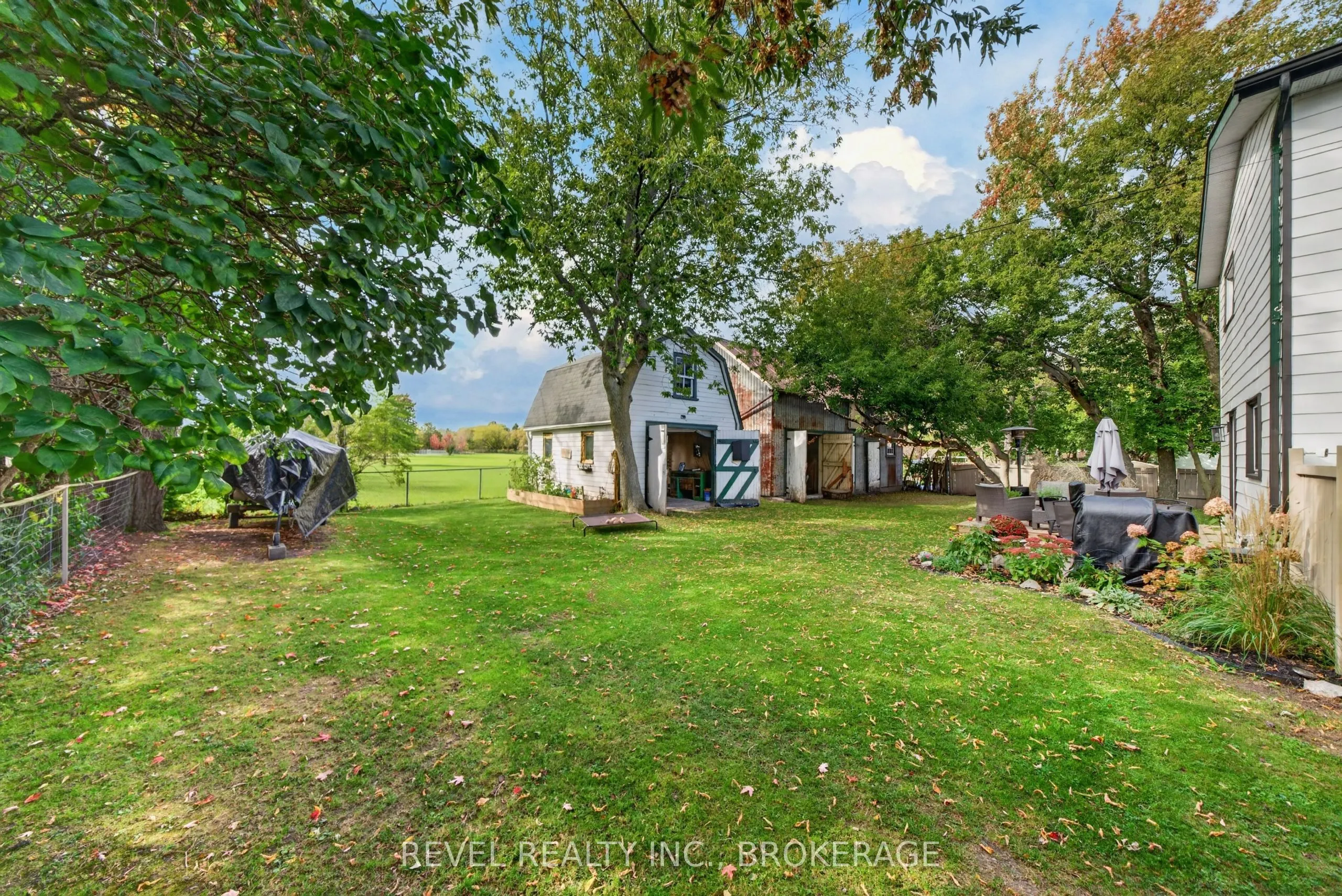 637 Collins Bay Road