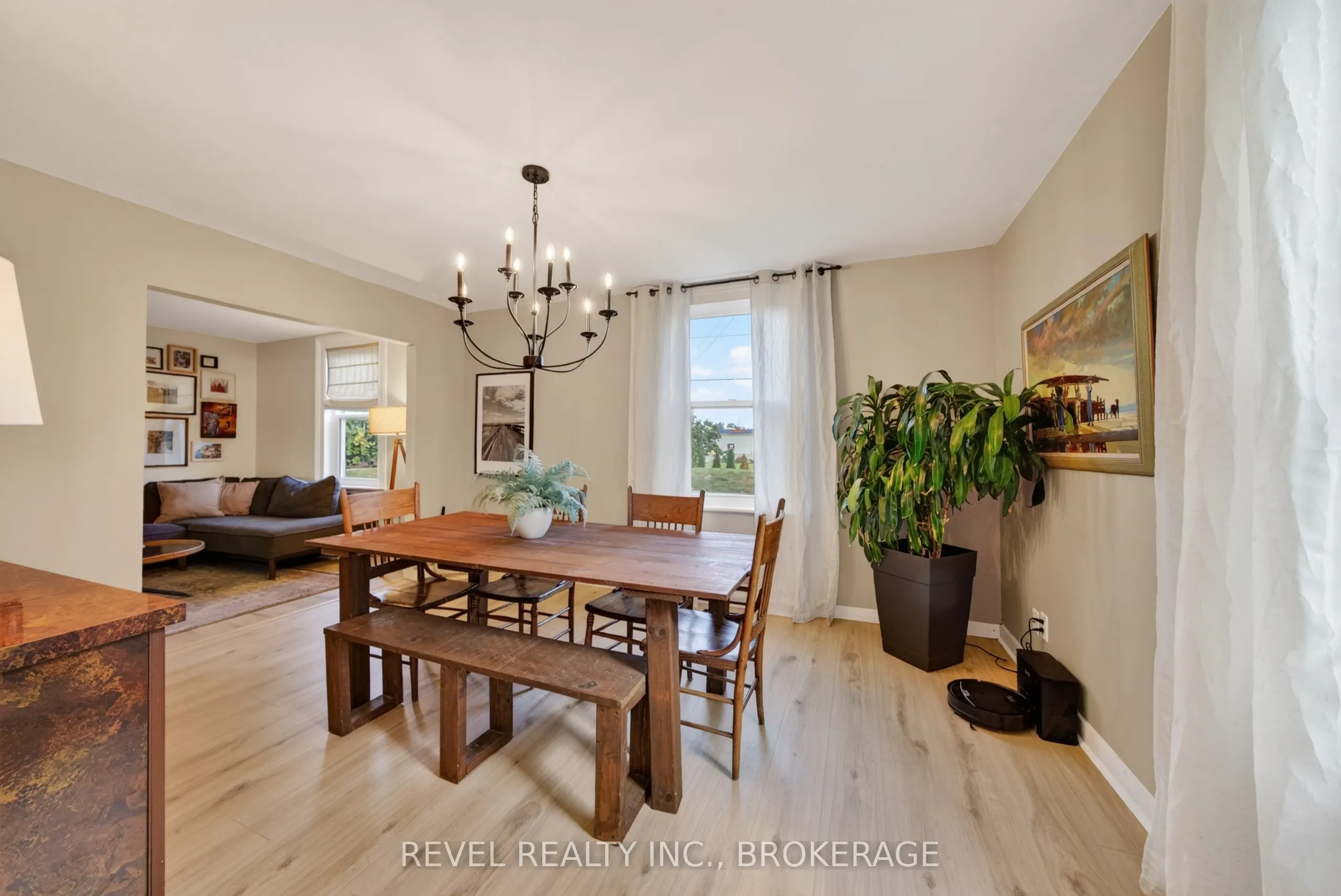 637 Collins Bay Road