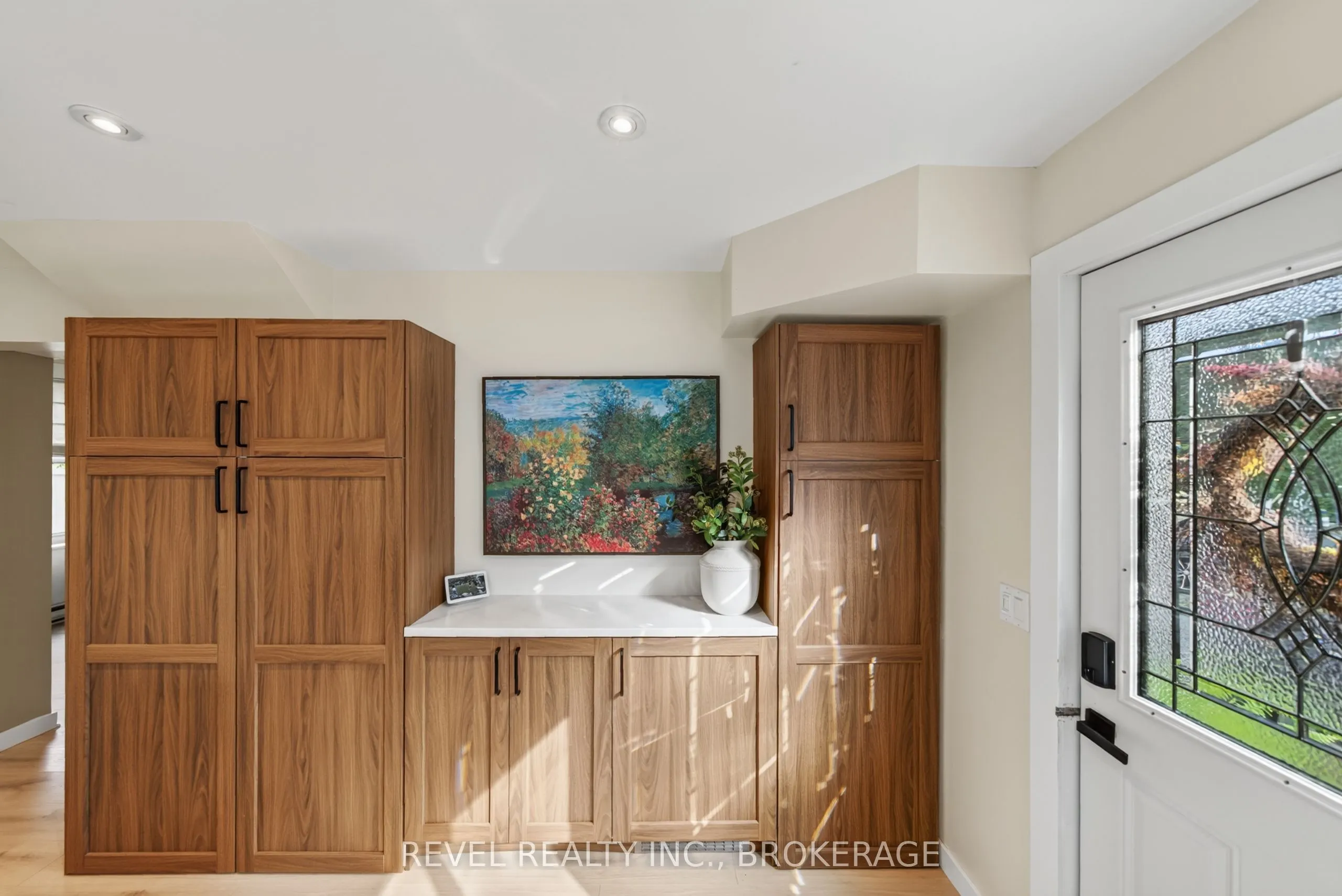 637 Collins Bay Road