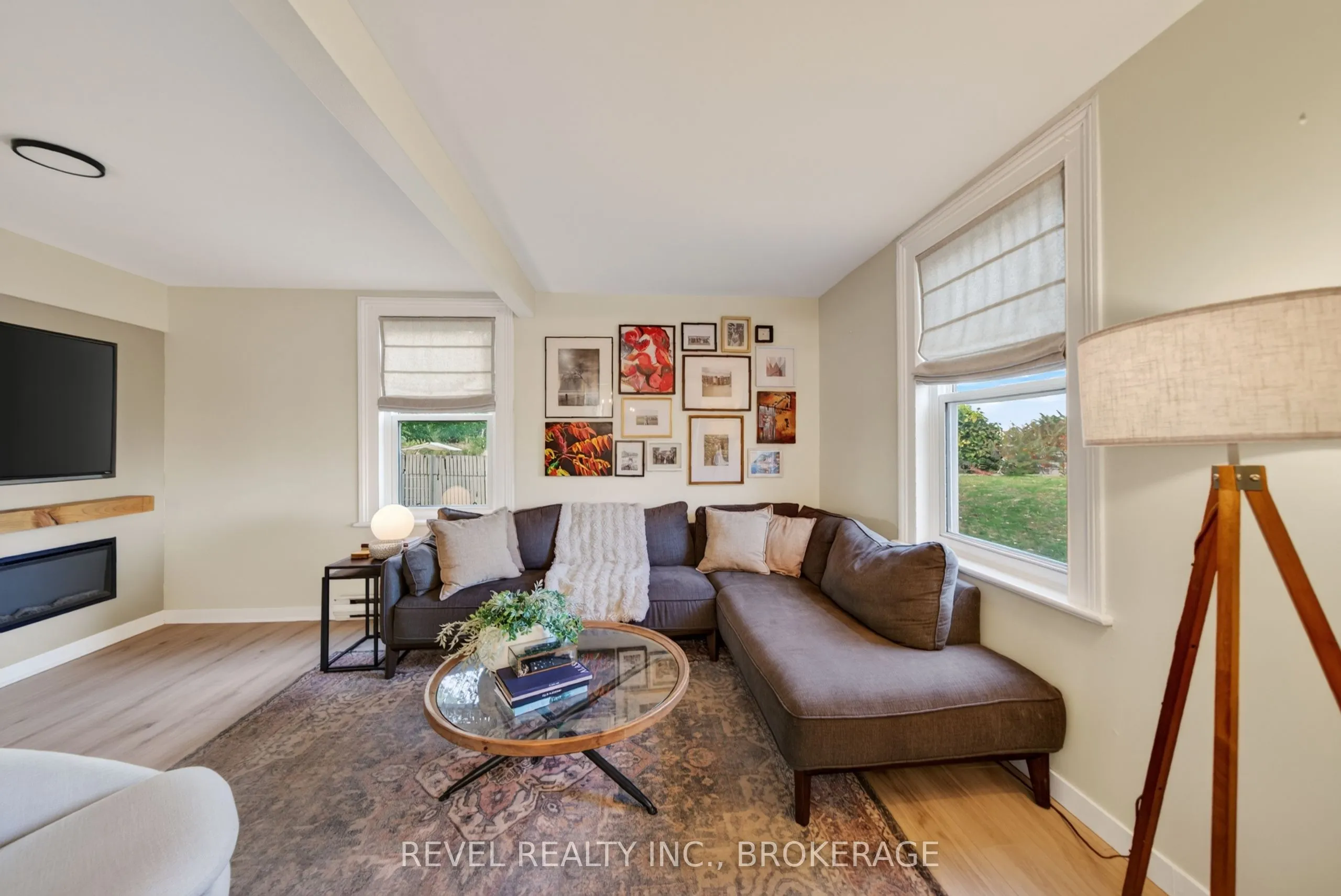 637 Collins Bay Road