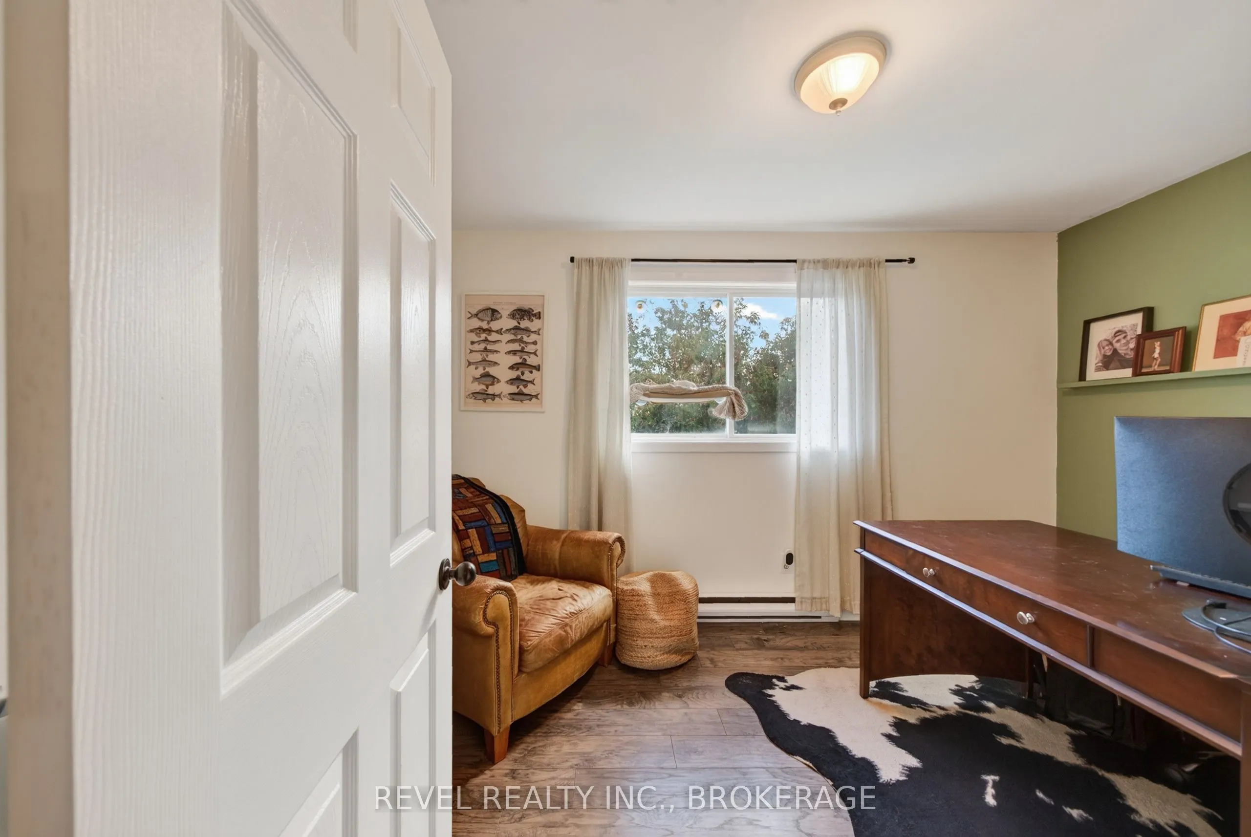 637 Collins Bay Road