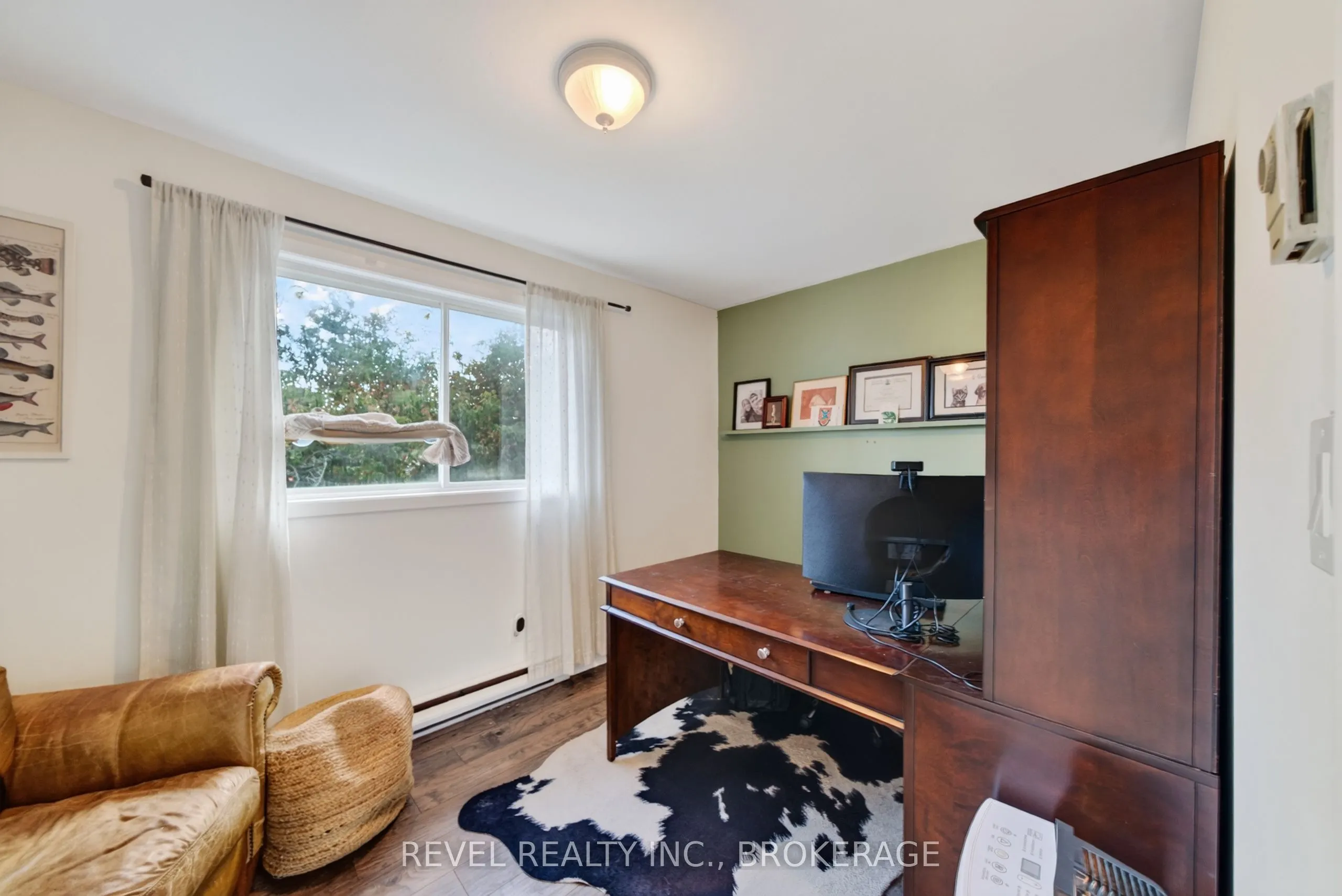 637 Collins Bay Road