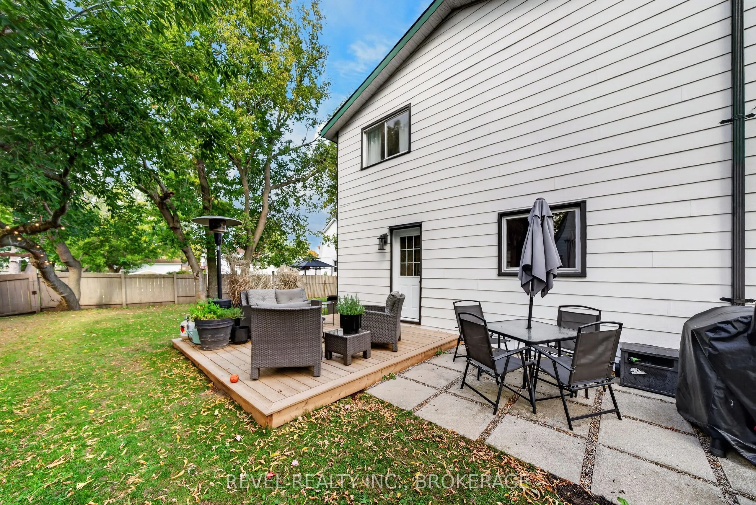 637 Collins Bay Road
