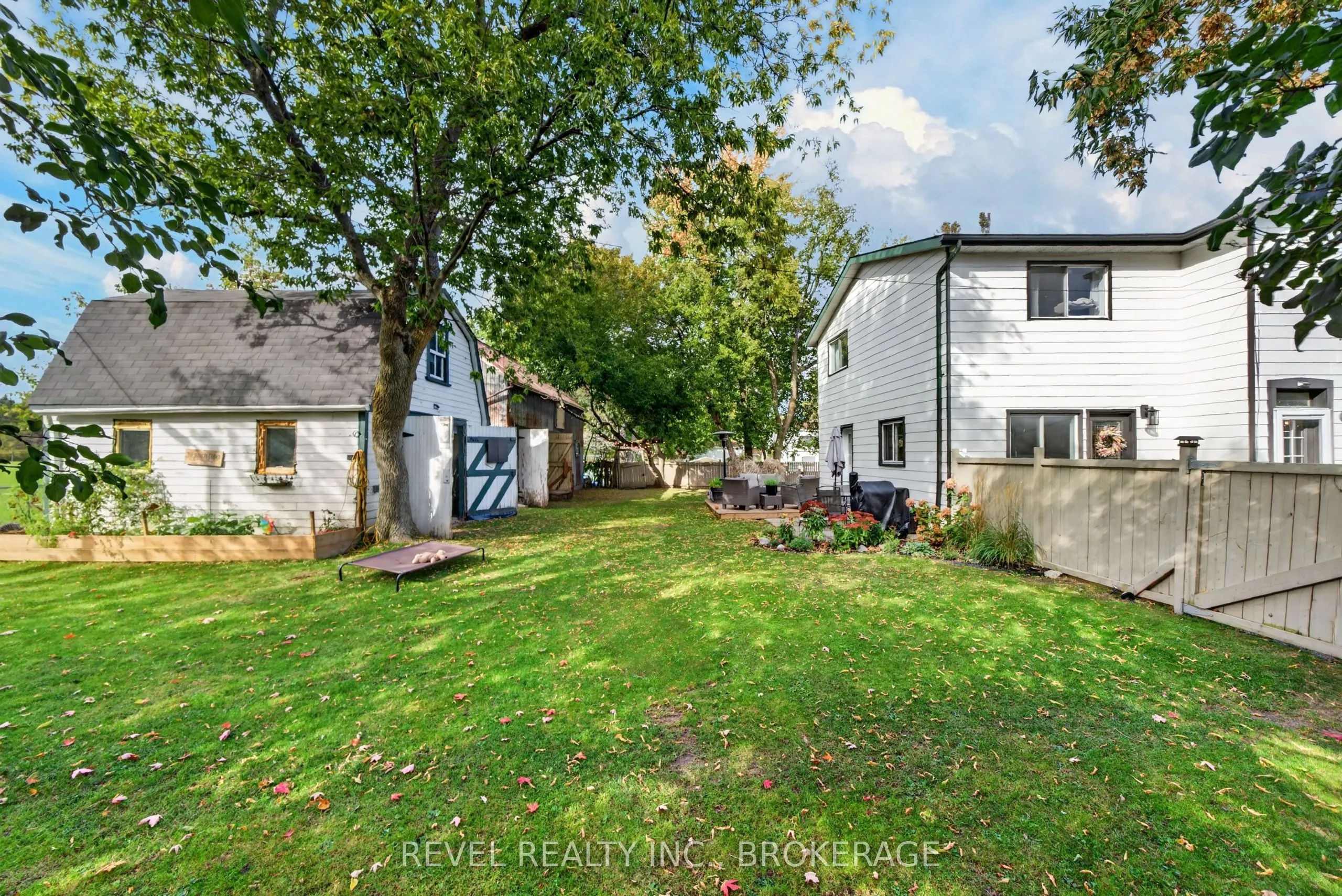 637 Collins Bay Road