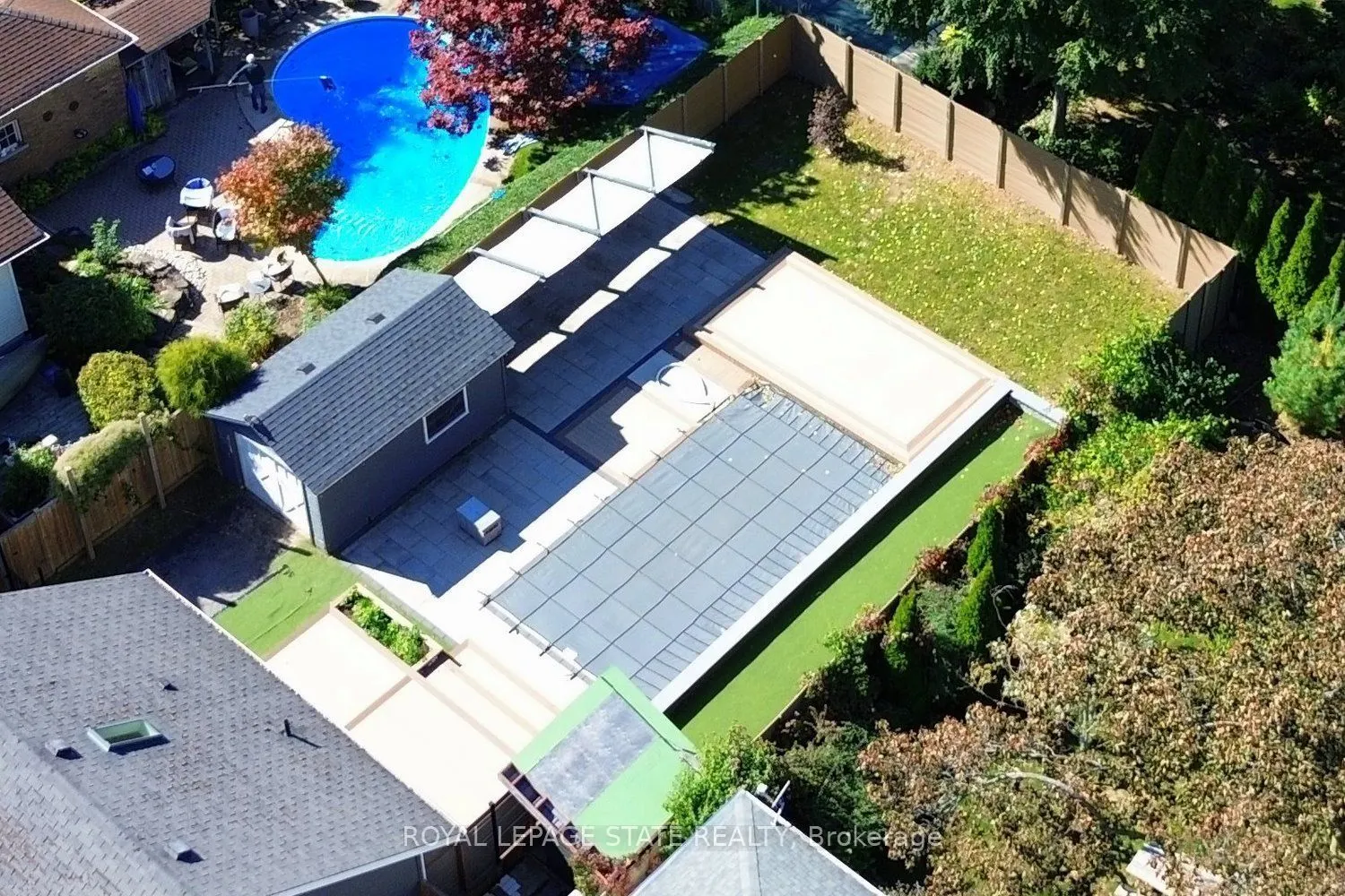 6 Nelles Boulevard