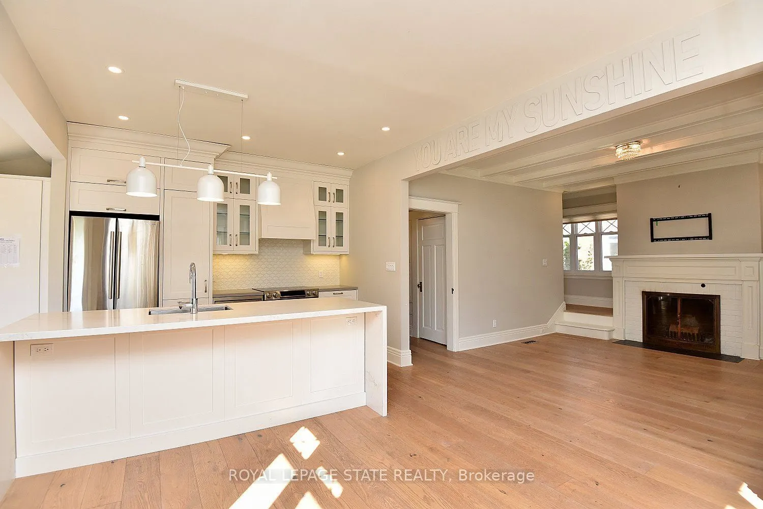 6 Nelles Boulevard