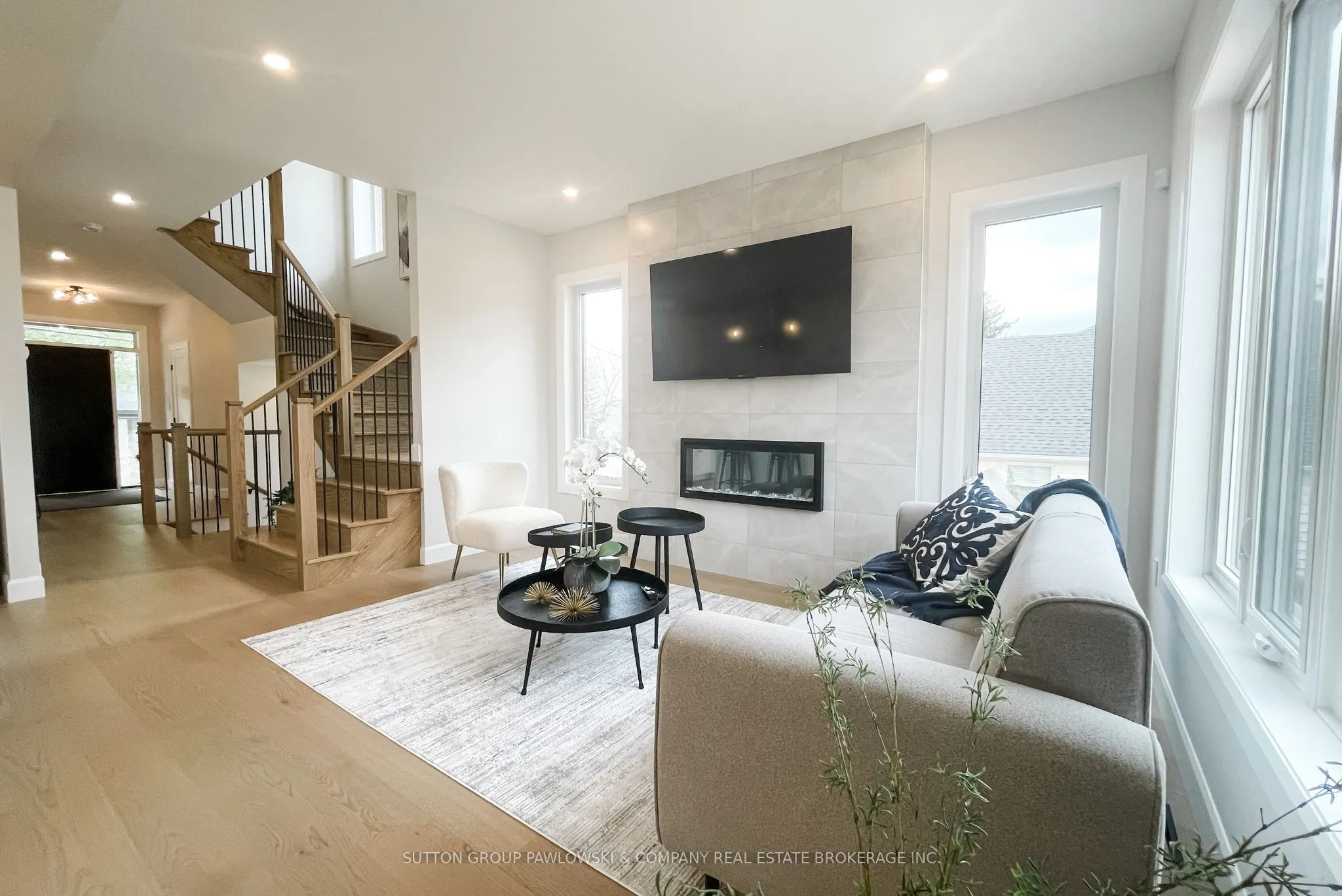 414 Old Wonderland Road #1
