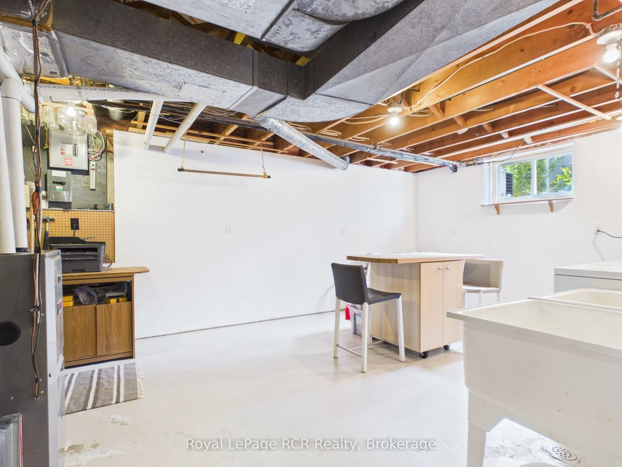 525 6th Street W