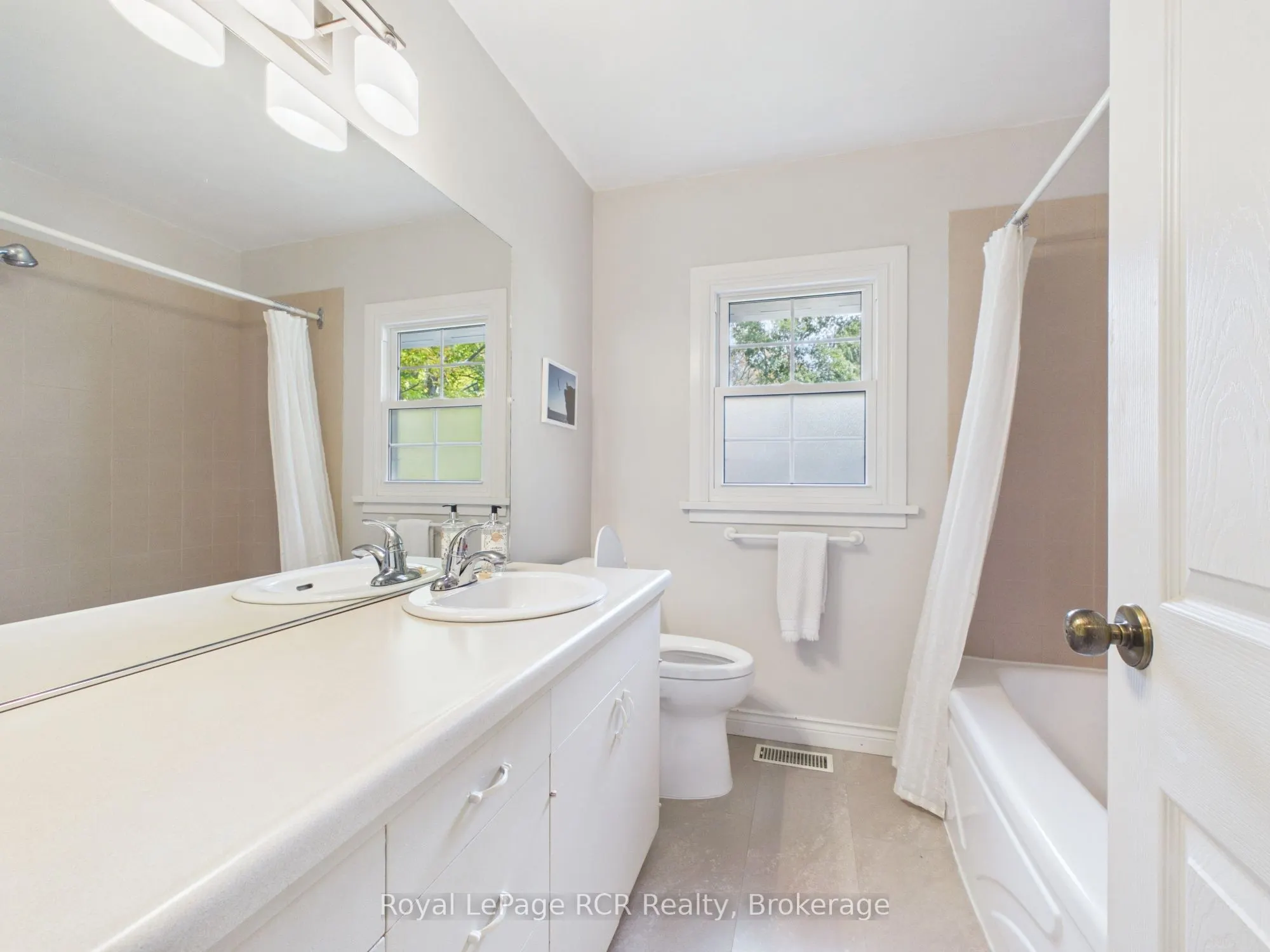 525 6th Street W