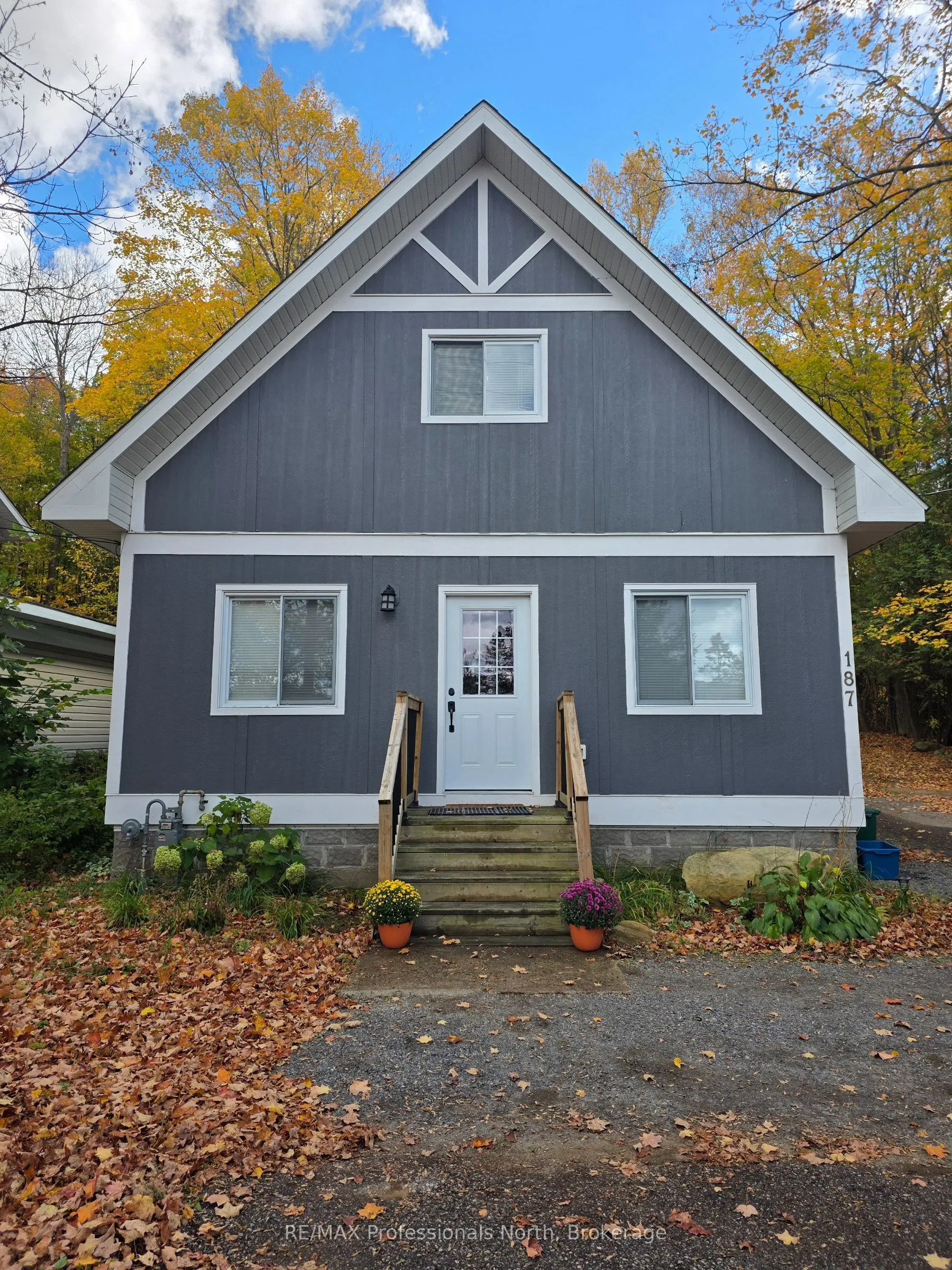 187 Main Street W
