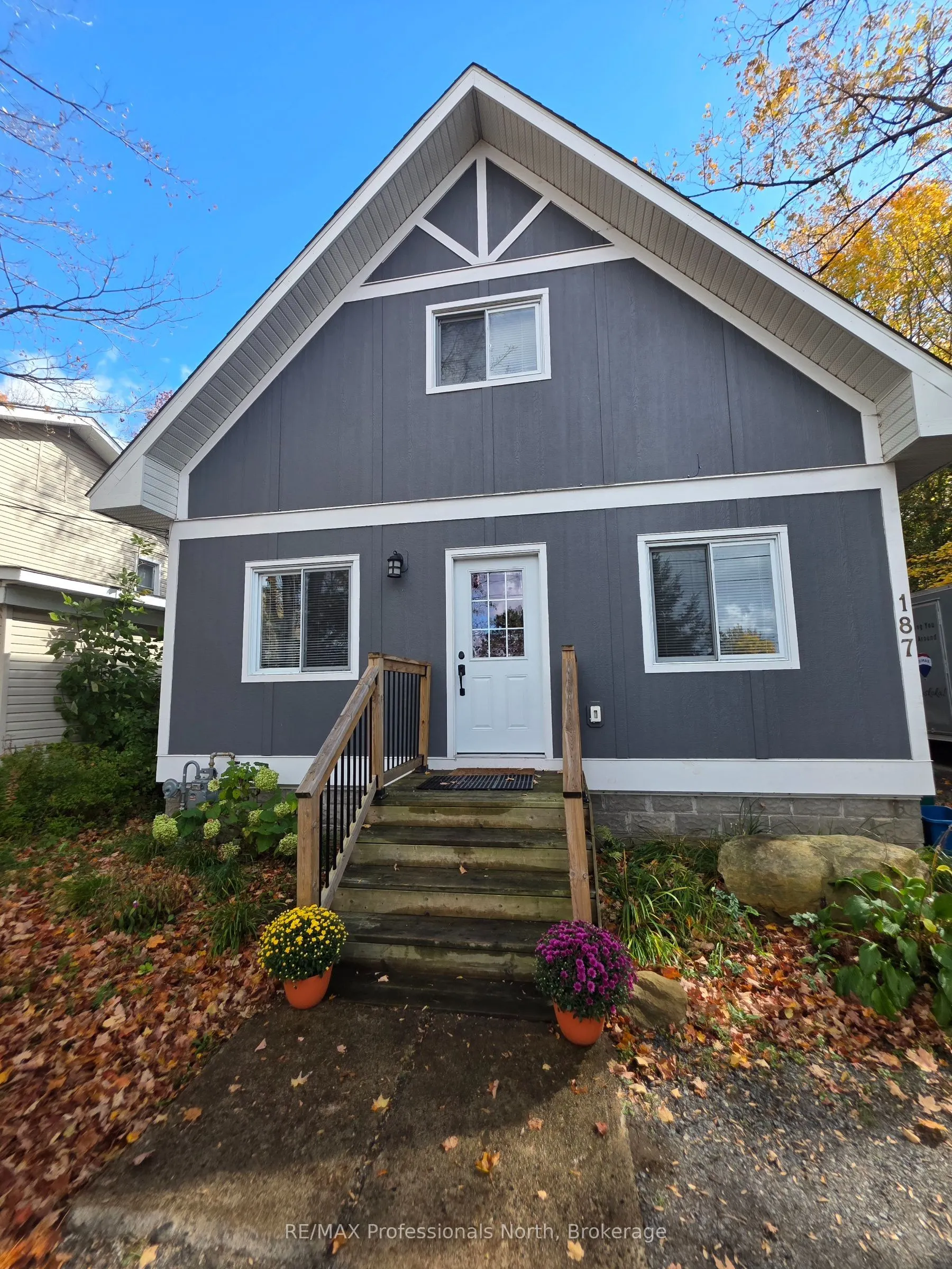 187 Main Street W