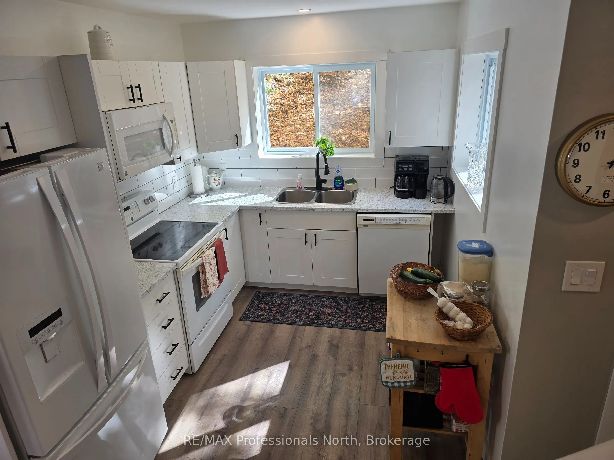 187 Main Street W