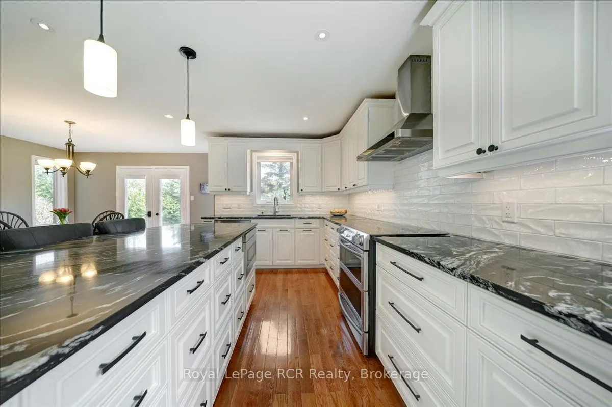 303 6th Avenue W