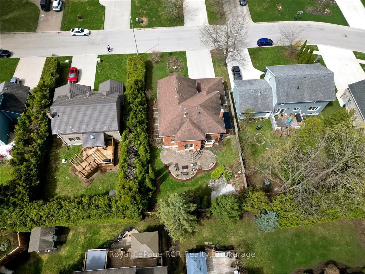 303 6th Avenue W