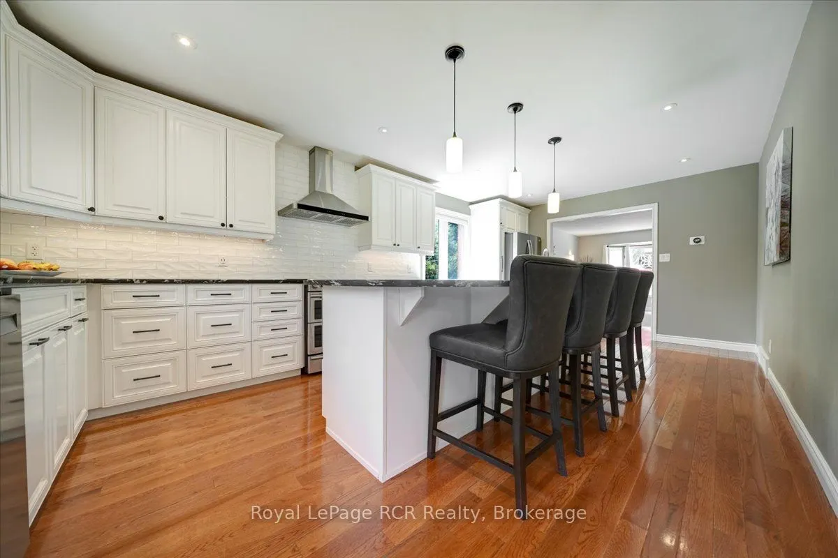 303 6th Avenue W