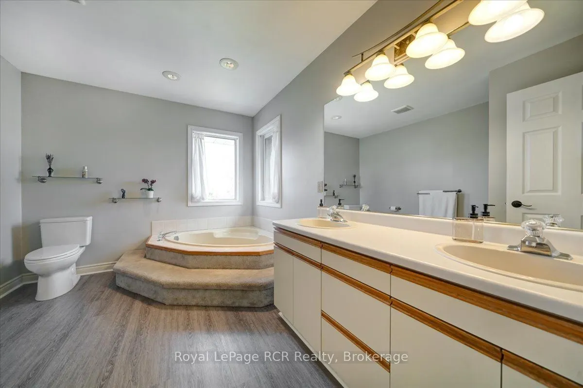 303 6th Avenue W