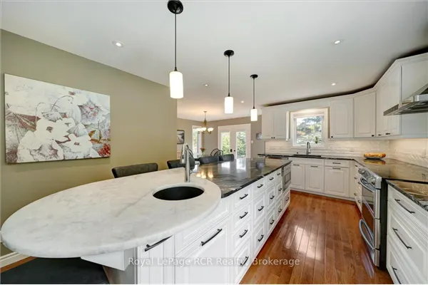 303 6th Avenue W
