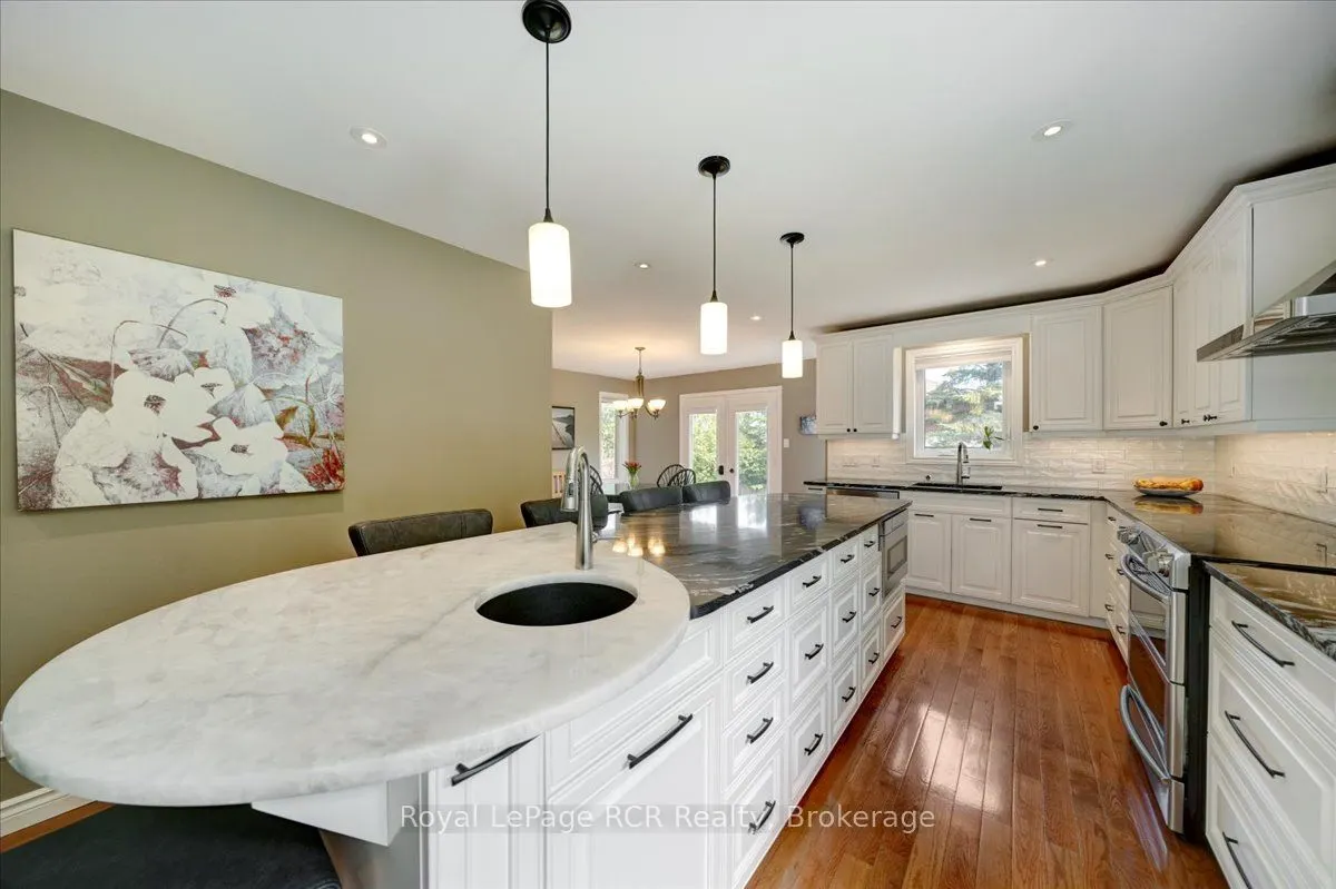 303 6th Avenue W