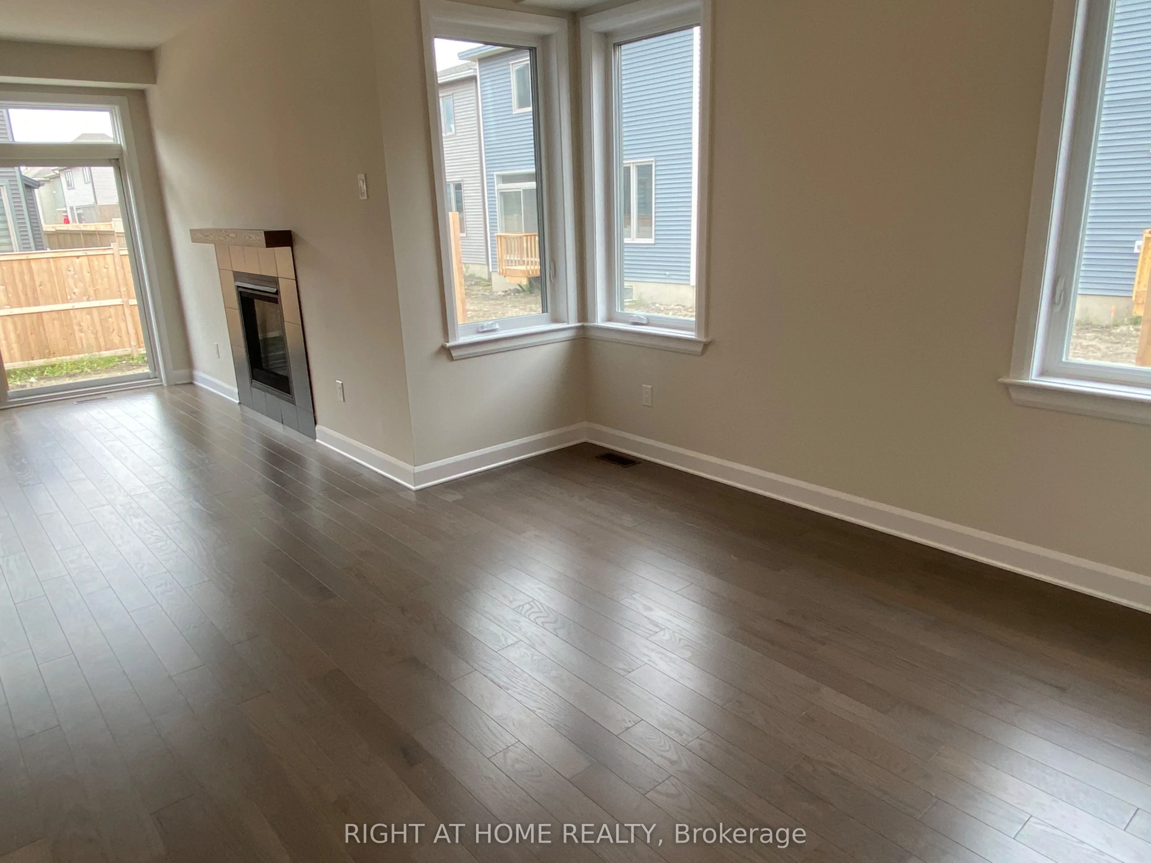 608 MOONFLOWER Crescent