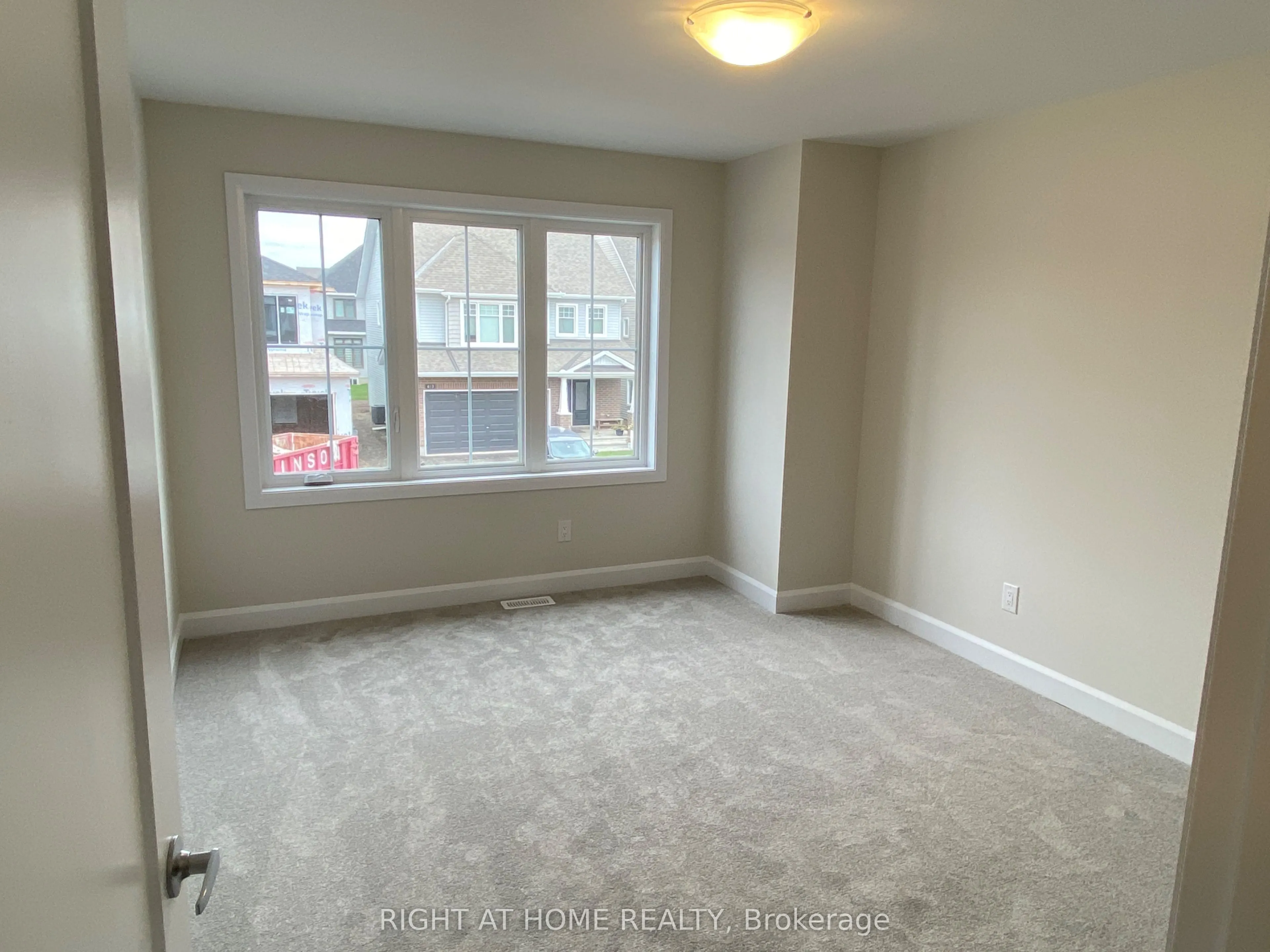 608 MOONFLOWER Crescent