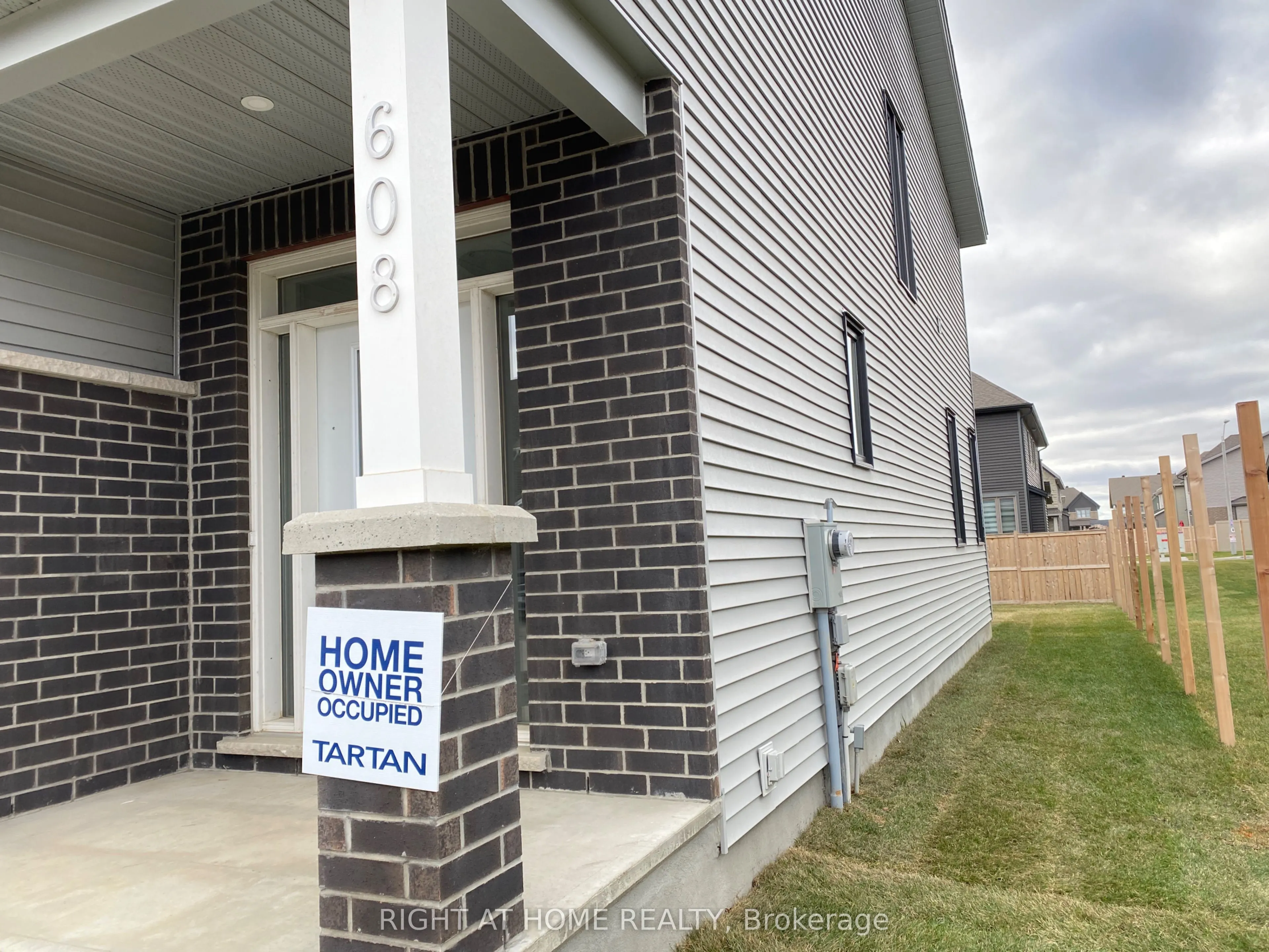 608 MOONFLOWER Crescent