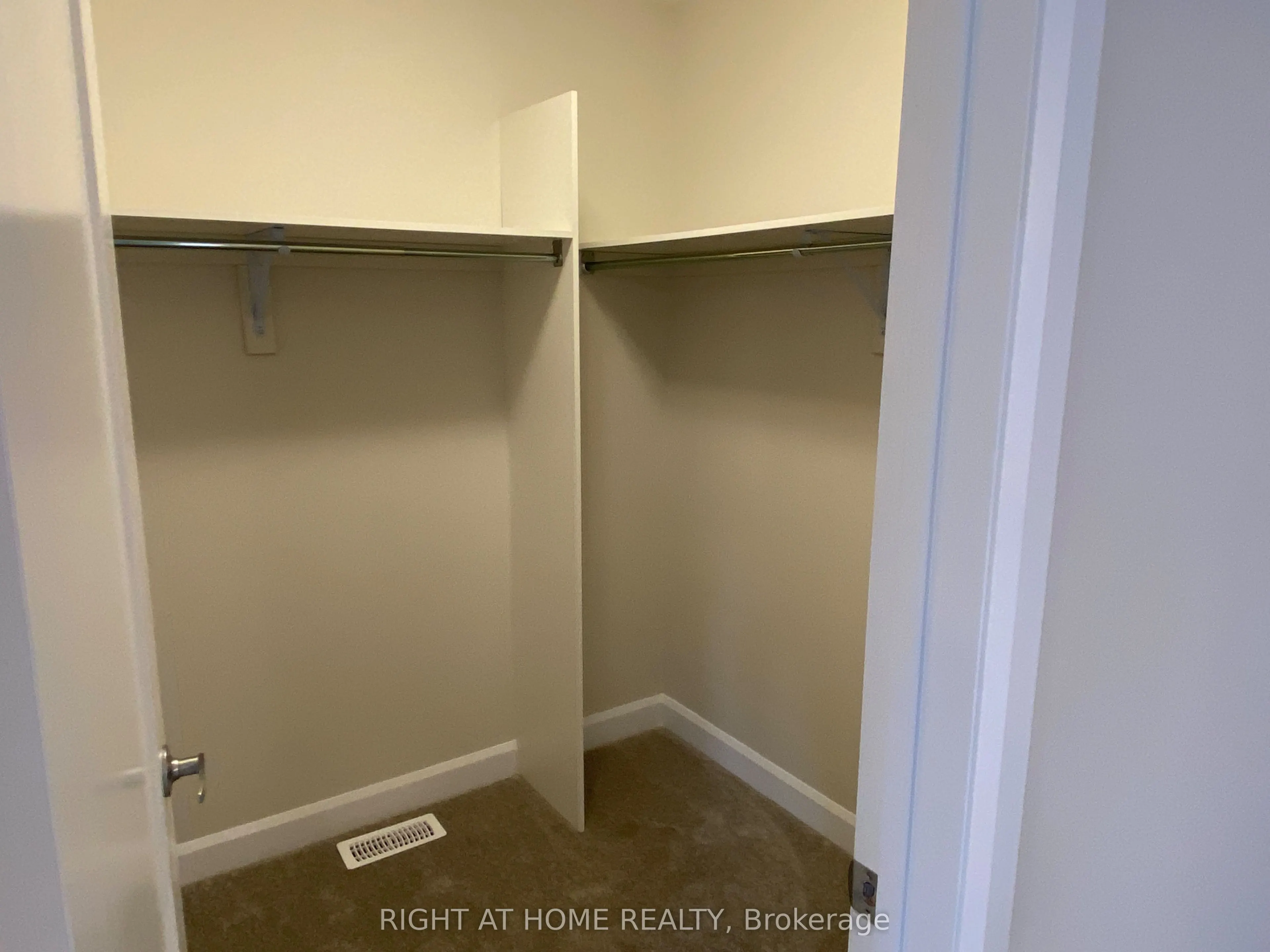 608 MOONFLOWER Crescent